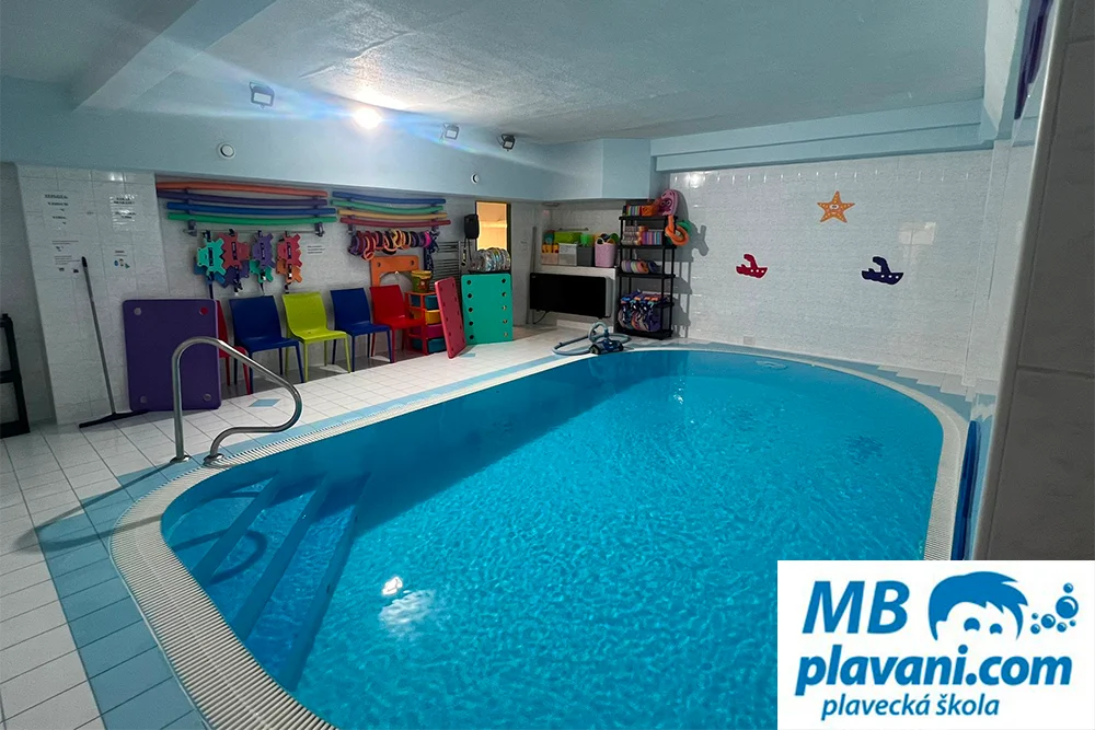 Pronájem bazénu s teplou slanou vodou až pro 4 dospělé a 2 děti