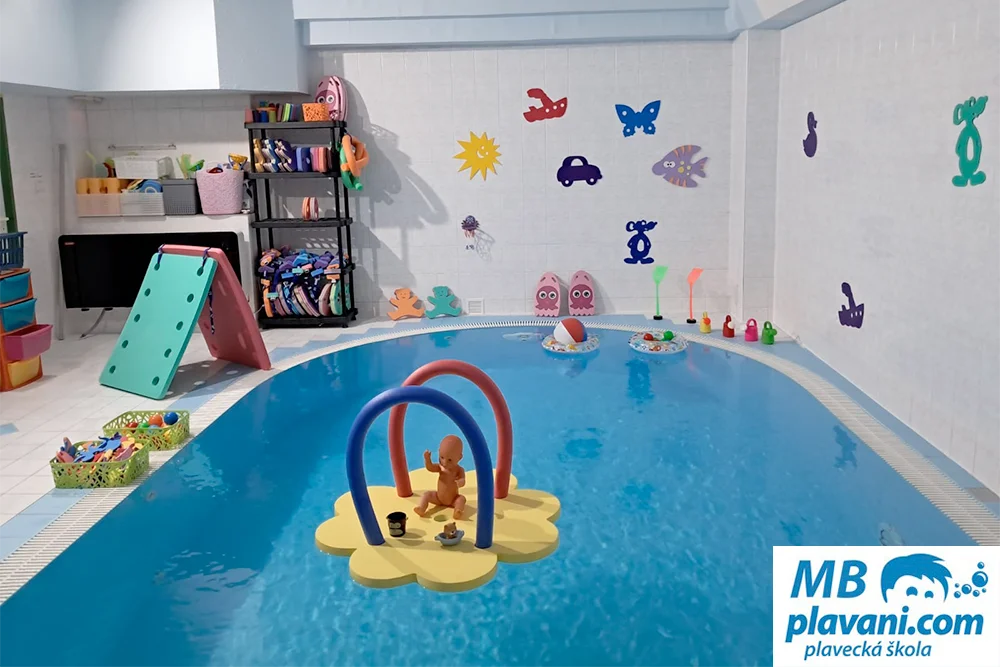 Pronájem bazénu s teplou slanou vodou až pro 4 dospělé a 2 děti