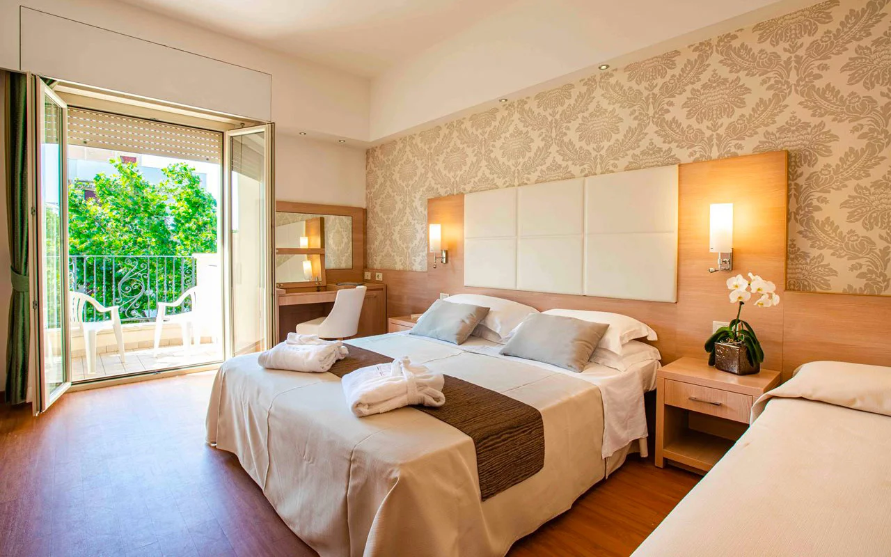 Italský Jadran: 4* hotel nedaleko Rimini, neomezeně wellness i polopenze