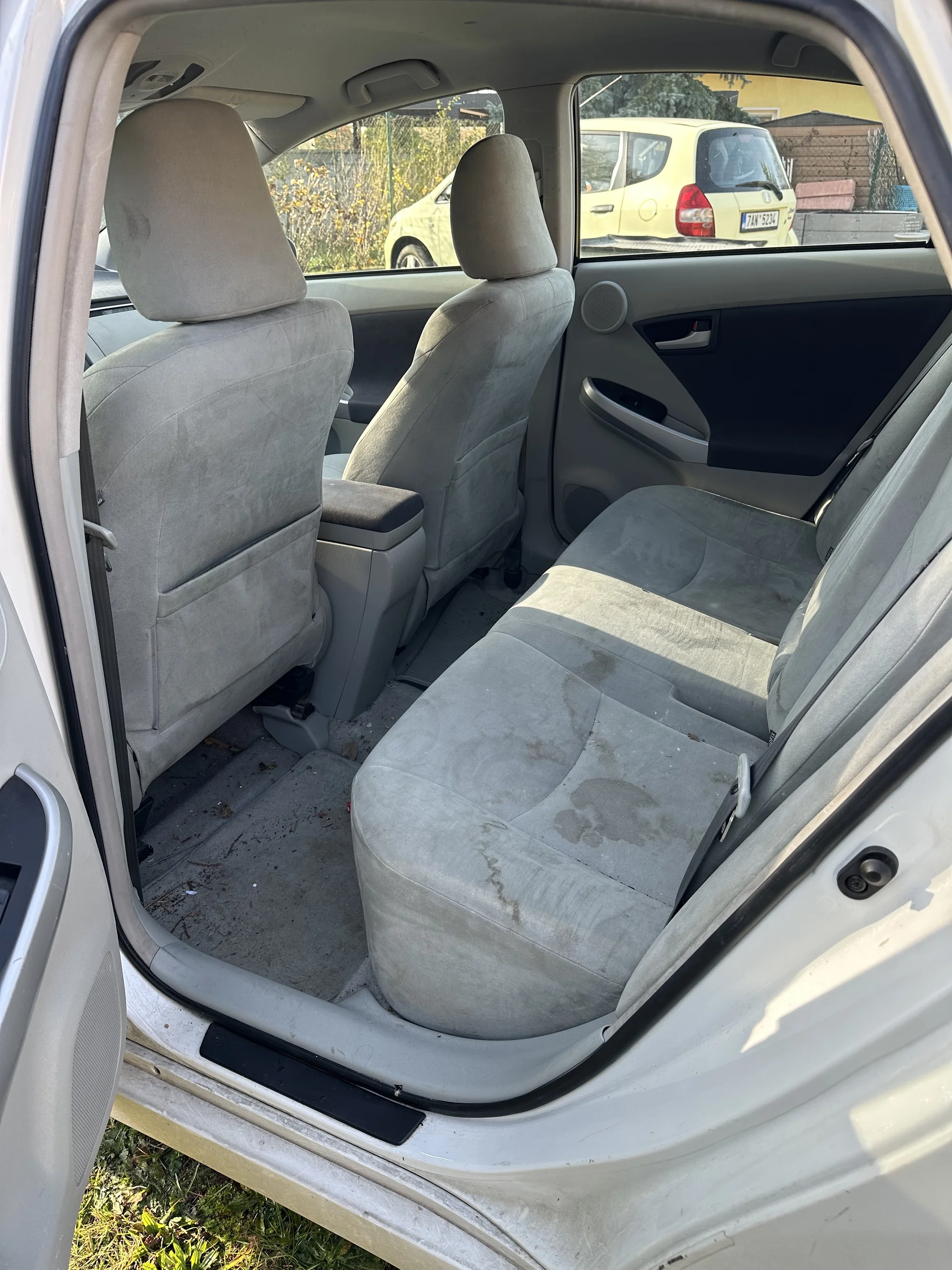 Mobilní ruční mytí aut: těšte se na auto jako nové – odstranění špíny, tepování interiéru a podlahy i obnova plastů