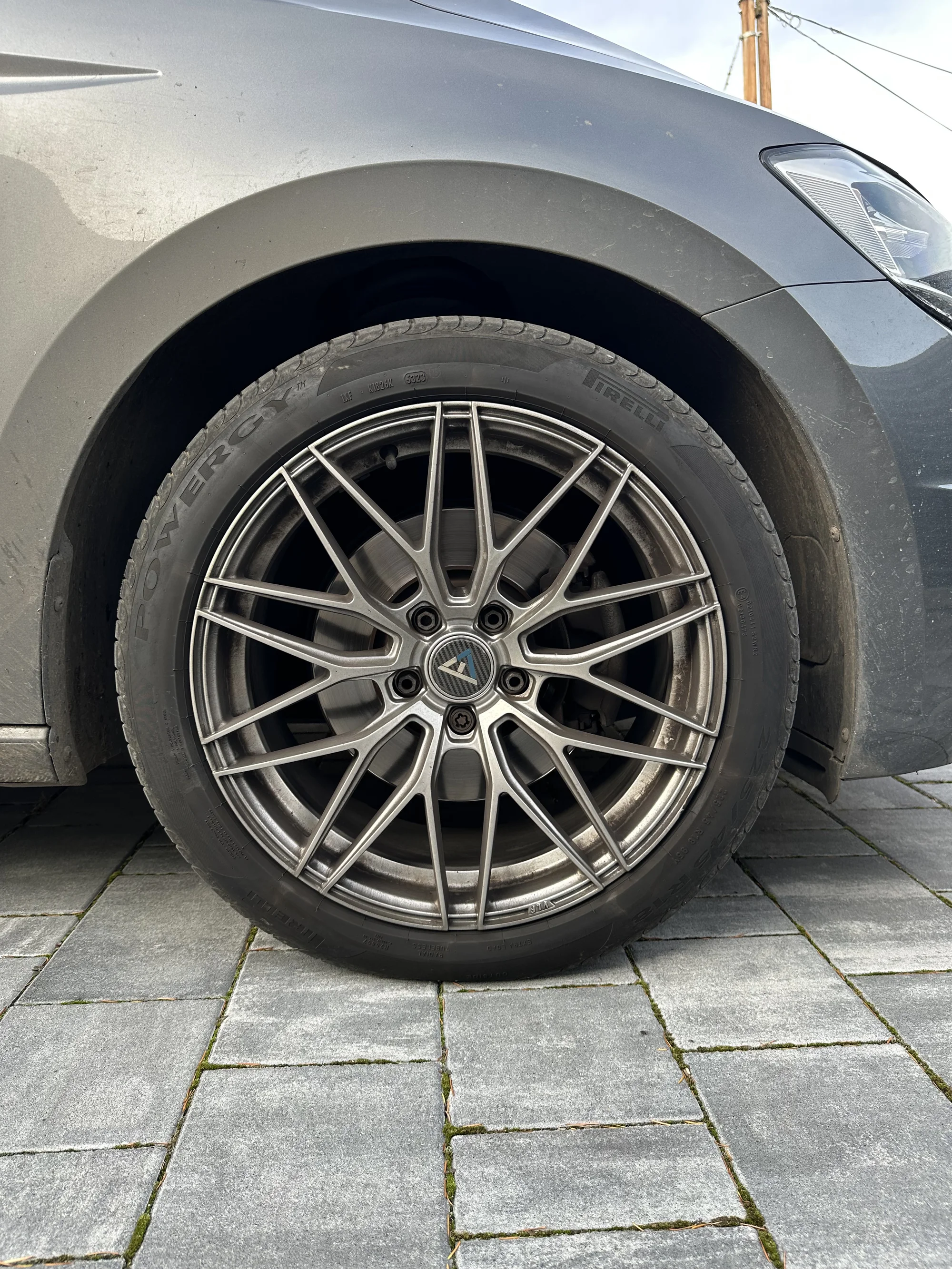 Mobilní ruční mytí aut: těšte se na auto jako nové – odstranění špíny, tepování interiéru a podlahy i obnova plastů