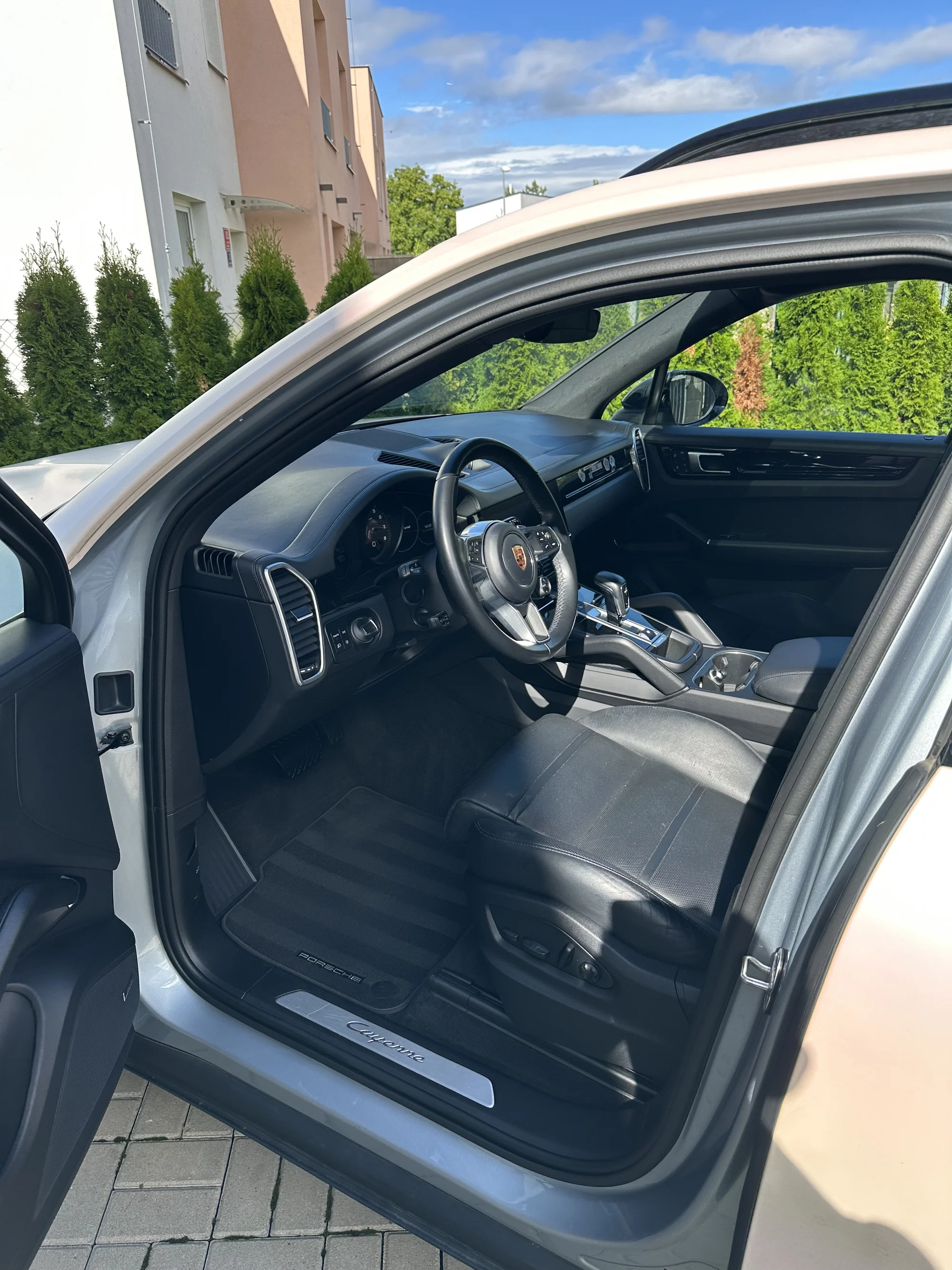 Mobilní ruční mytí aut: těšte se na auto jako nové – odstranění špíny, tepování interiéru a podlahy i obnova plastů