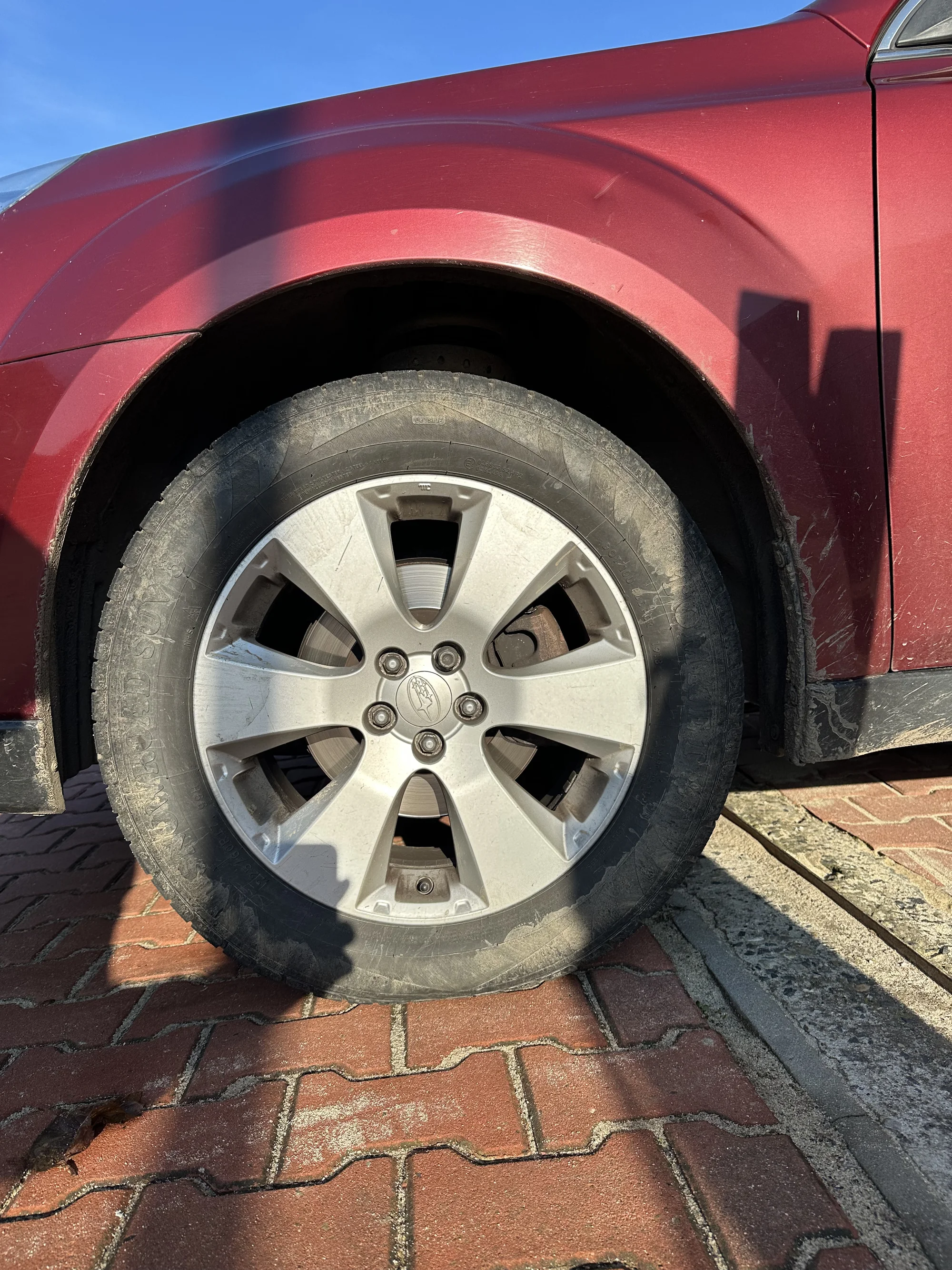 Mobilní ruční mytí aut: těšte se na auto jako nové – odstranění špíny, tepování interiéru a podlahy i obnova plastů