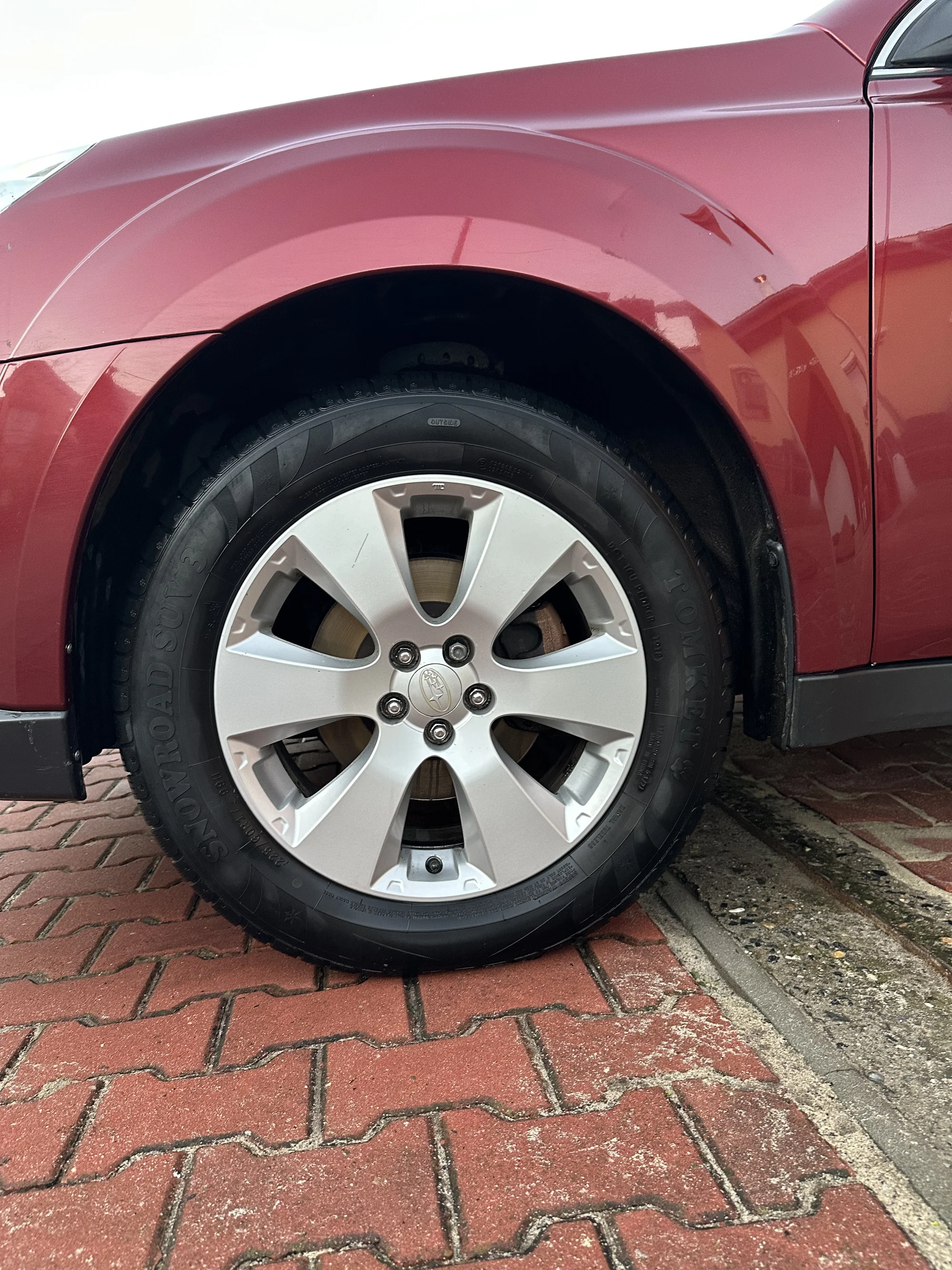 Mobilní ruční mytí aut: těšte se na auto jako nové – odstranění špíny, tepování interiéru a podlahy i obnova plastů