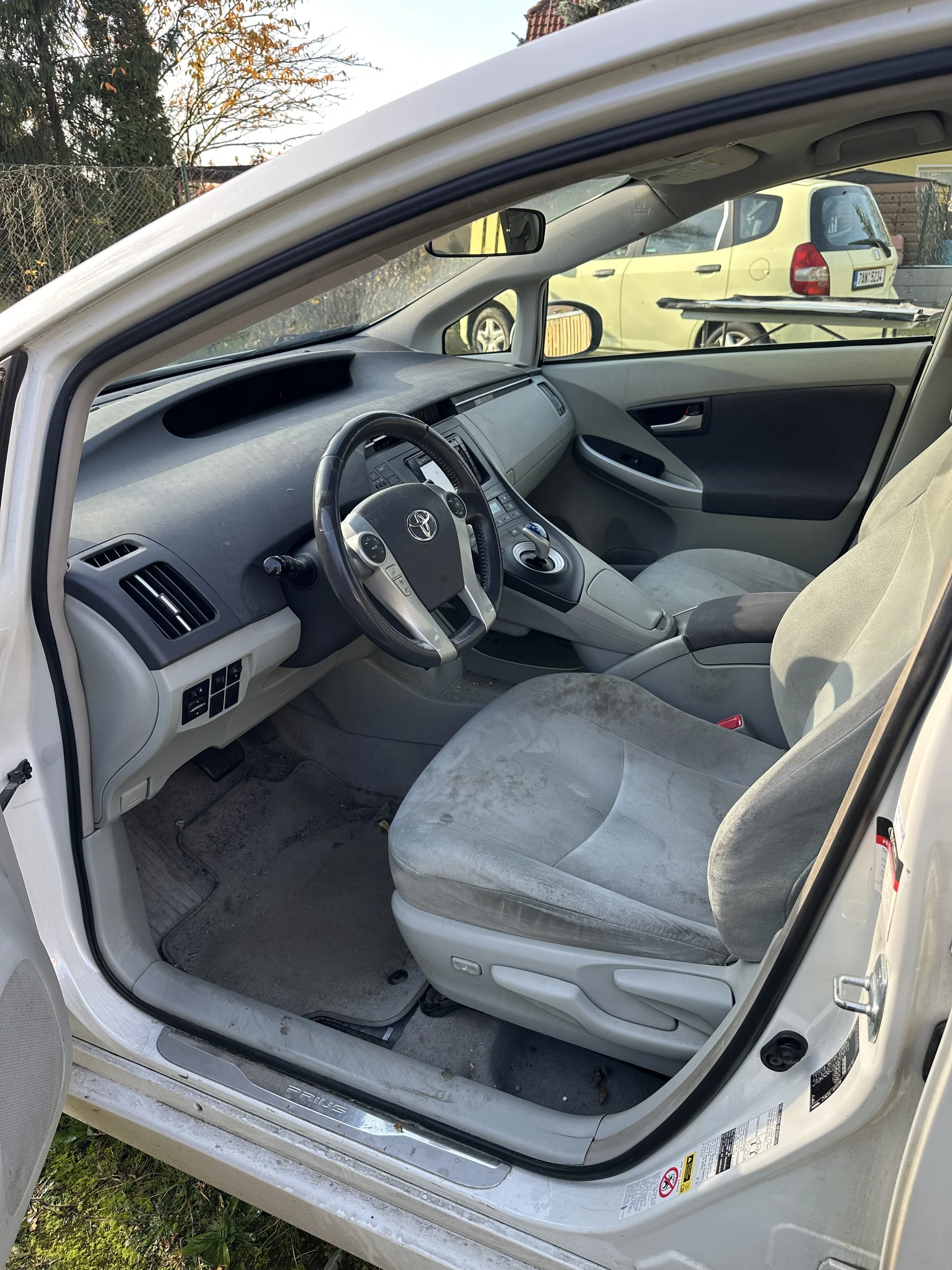 Mobilní ruční mytí aut: těšte se na auto jako nové – odstranění špíny, tepování interiéru a podlahy i obnova plastů