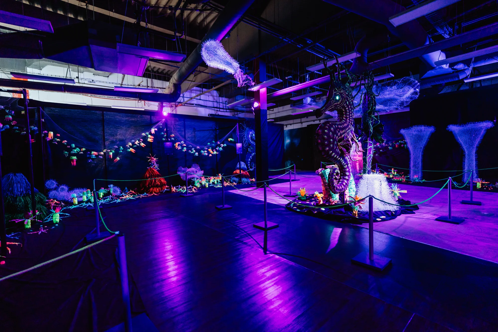 Vstupy na výstavu Obři oceánů v OC Westfield na Černém Mostě