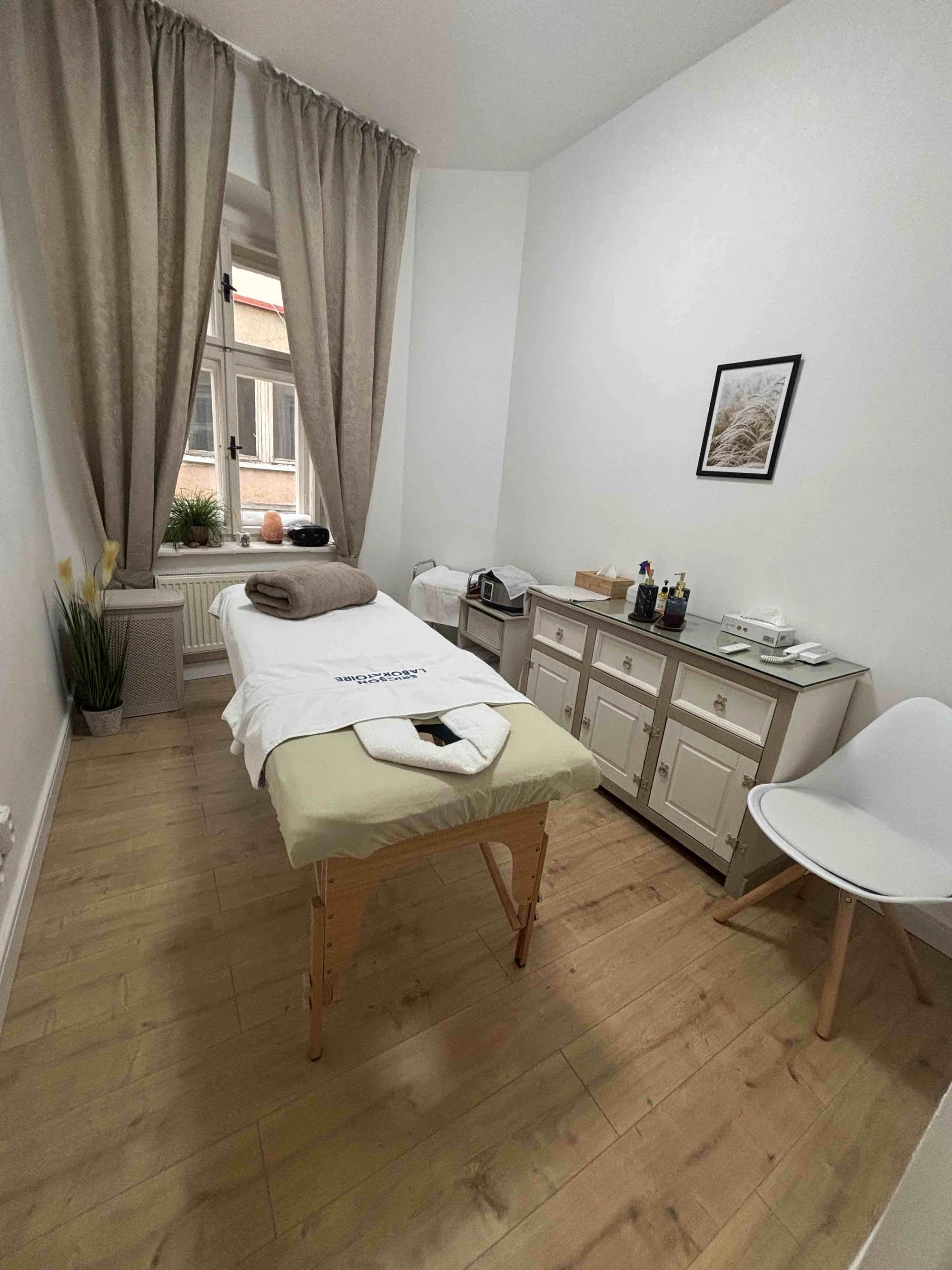 Masáž dle výběru a parafínový zábal: uvolnění zad a šíje nebo reflexní terapie chodidel