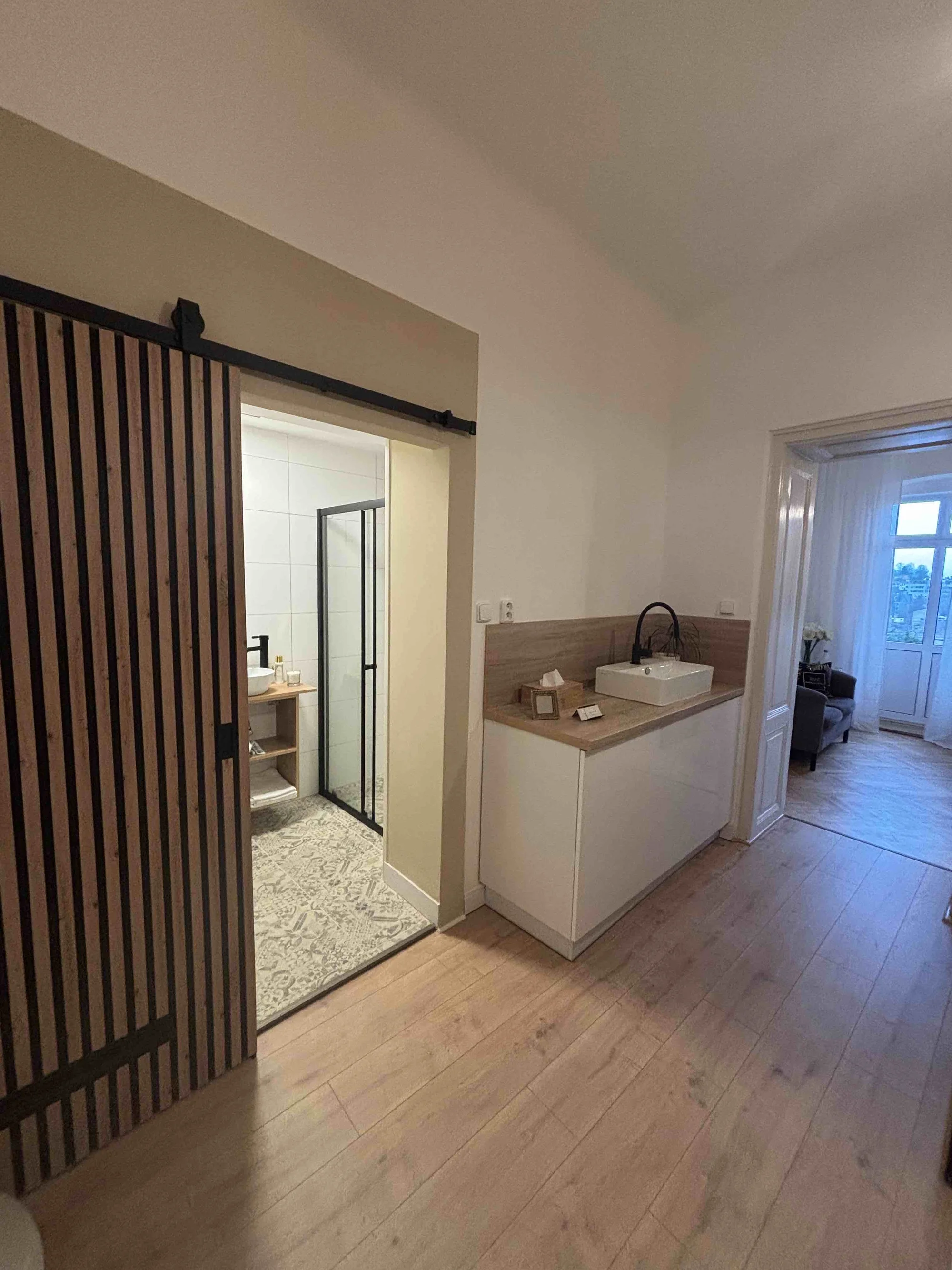 Masáž dle výběru a parafínový zábal: uvolnění zad a šíje nebo reflexní terapie chodidel