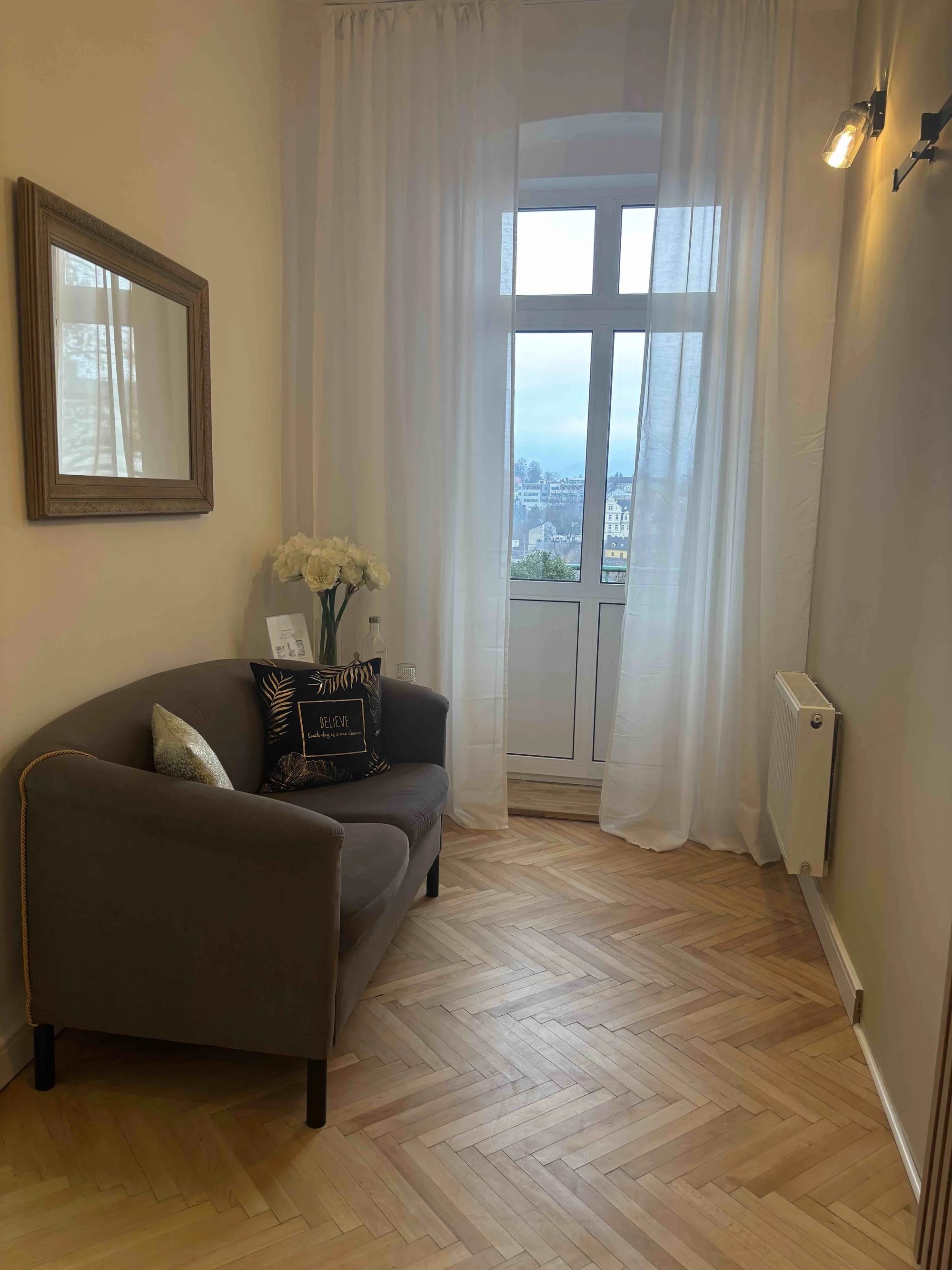 Masáž dle výběru a parafínový zábal: uvolnění zad a šíje nebo reflexní terapie chodidel