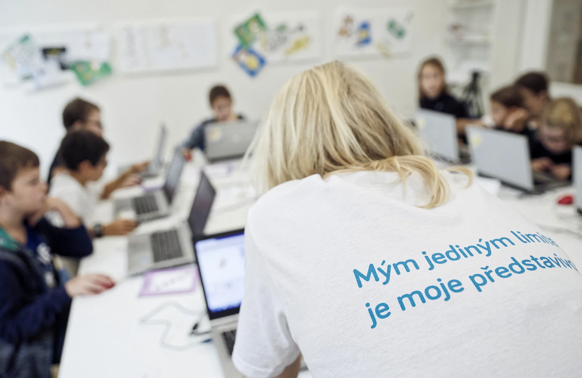 Dejte dětem náskok do života: interaktivní online kurz programování i grafiky