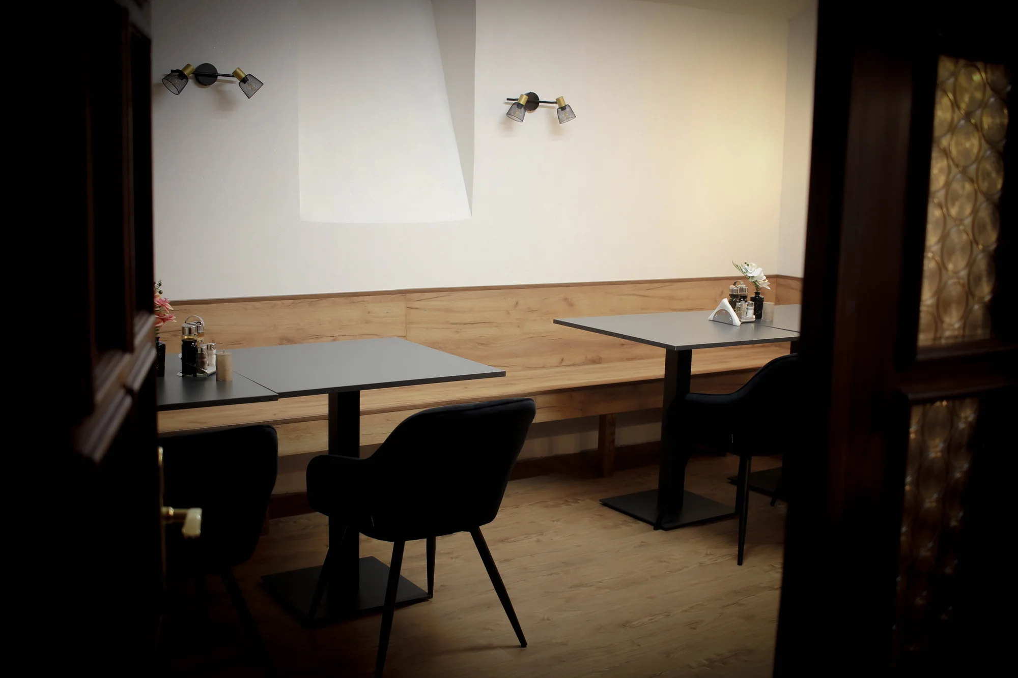 Potěšte své chuťové buňky: poctivý hovězí burger Klasik v Plzni pro 1 i 2