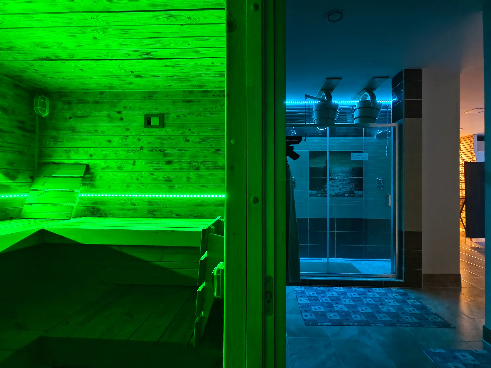 120 minut privátního wellness pro 2 osoby: sauny, vyhřívaná lehátka i lahev sektu