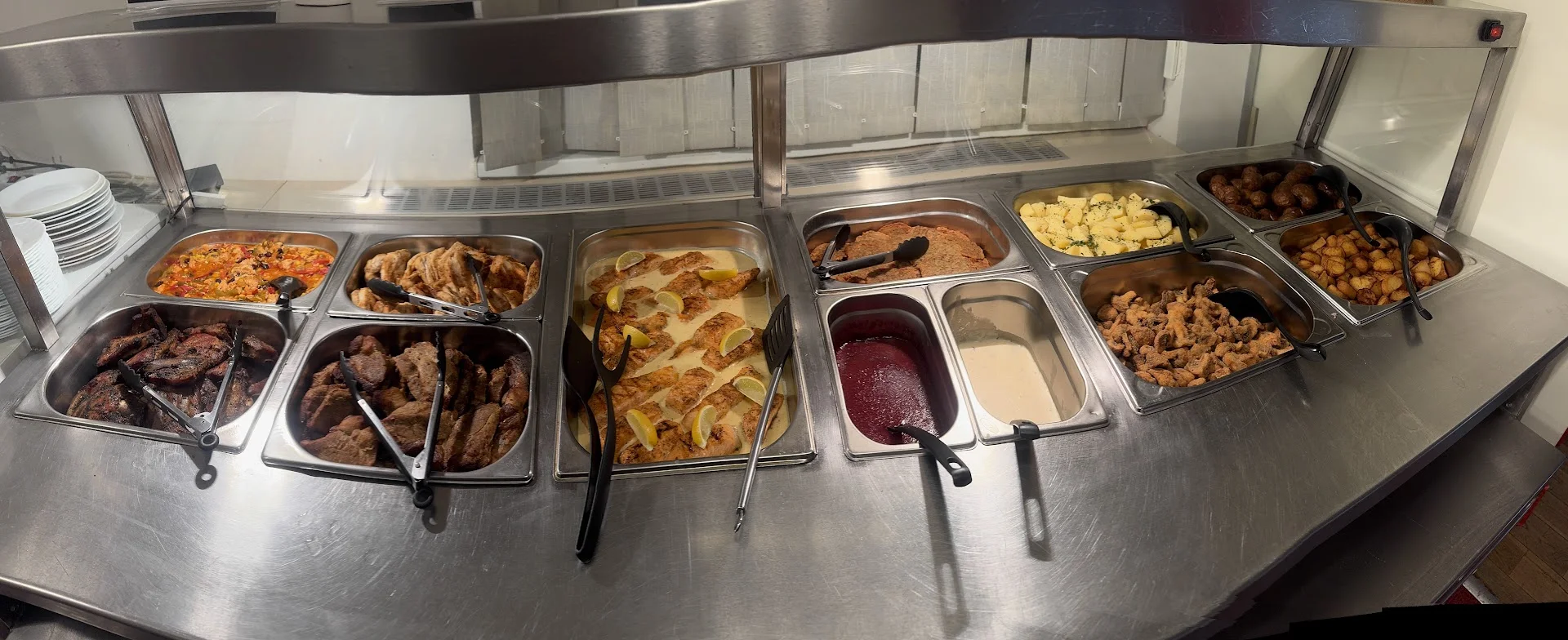 Snězte, co můžete v české restauraci: teplá a studená jídla, řízky, zmrzlina