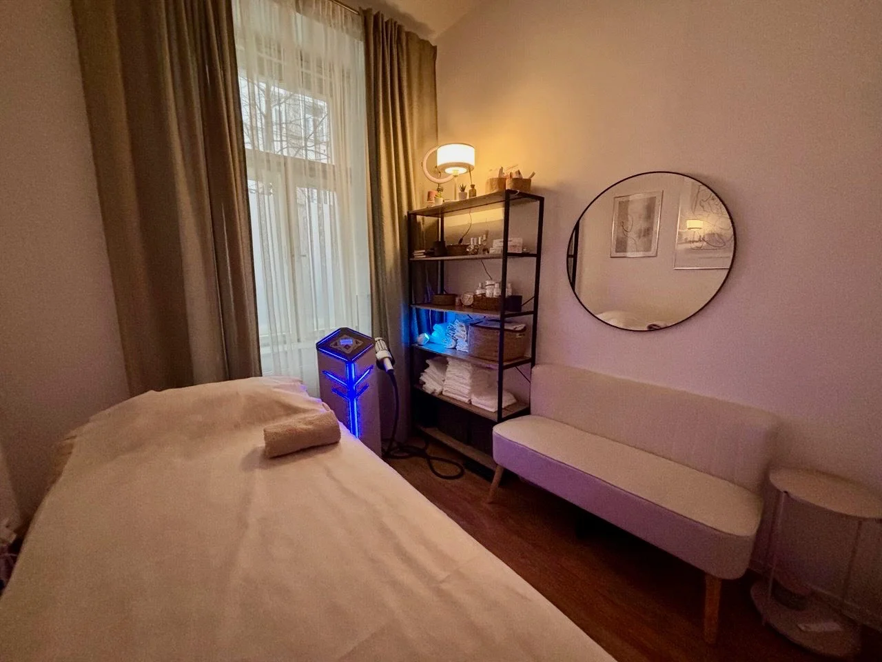 Masáž s moderním přístrojem Stratosphere: relaxace, tvarování postavy a pocit lehkosti