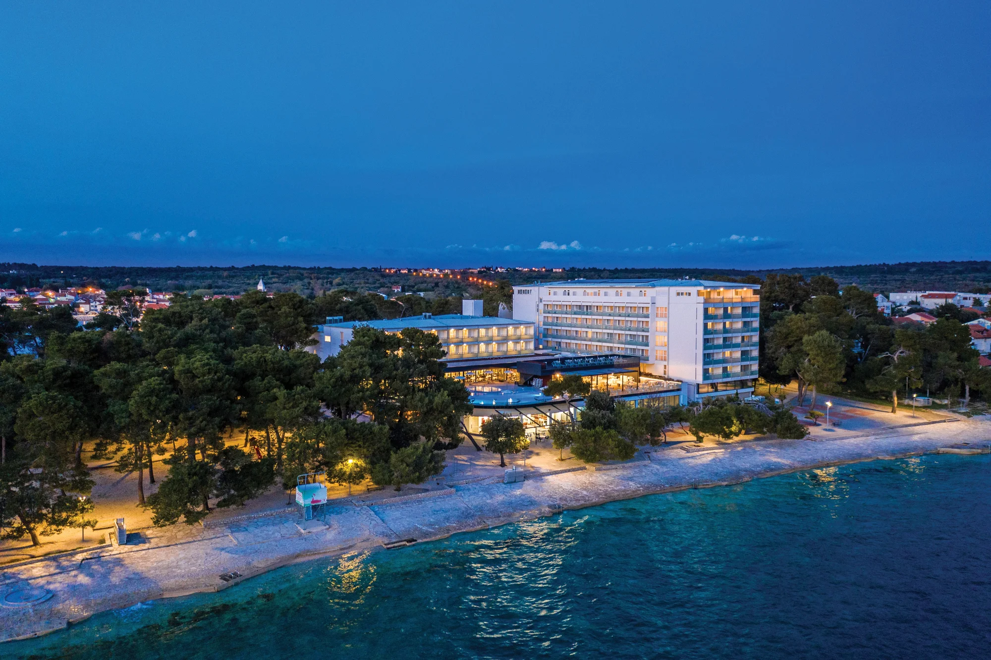 4* hotel v Petrčane u Zadaru: hned u pláže, se snídaní či polopenzí a neomezeným wellness