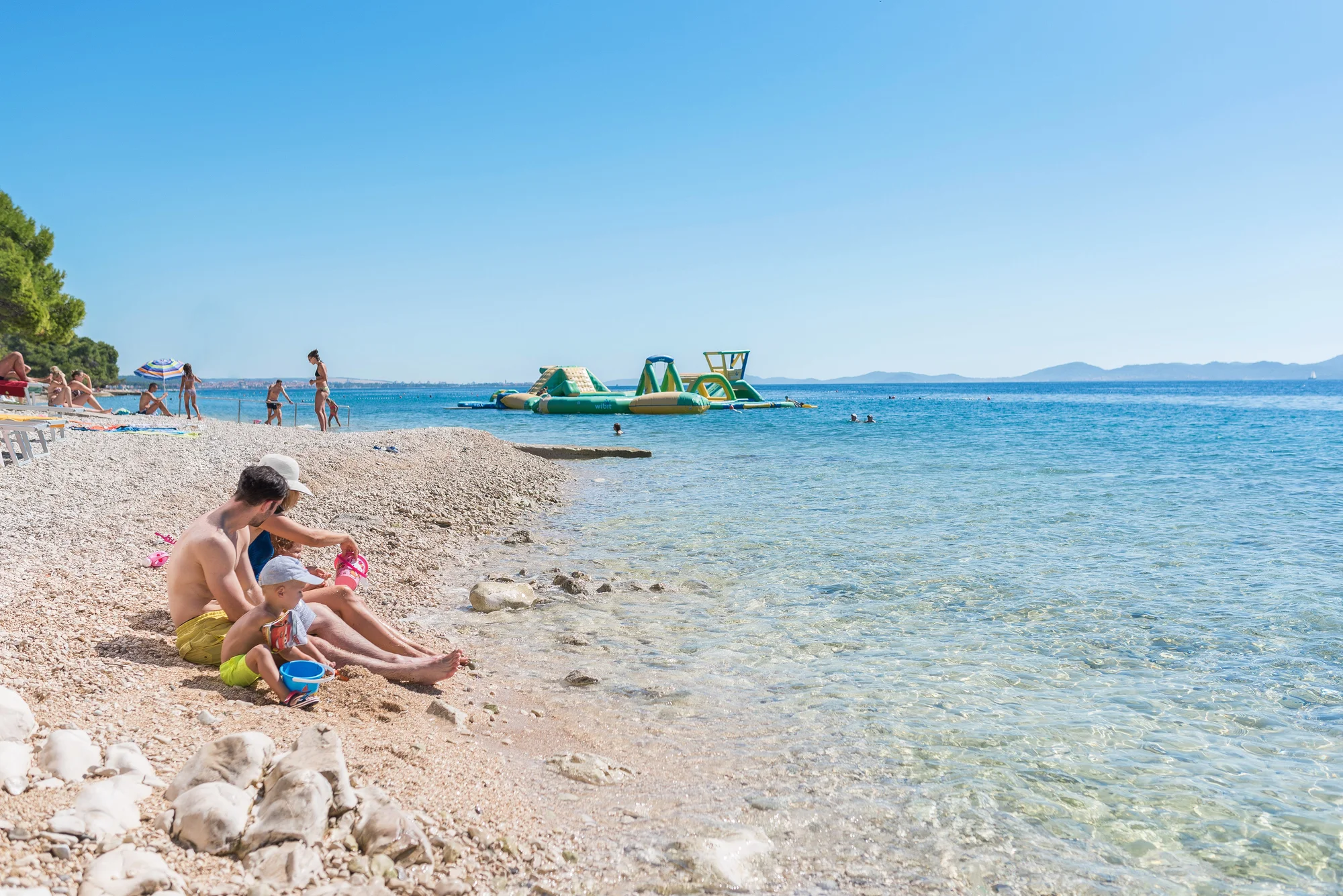4* hotel v Petrčane u Zadaru: hned u pláže, se snídaní či polopenzí a neomezeným wellness