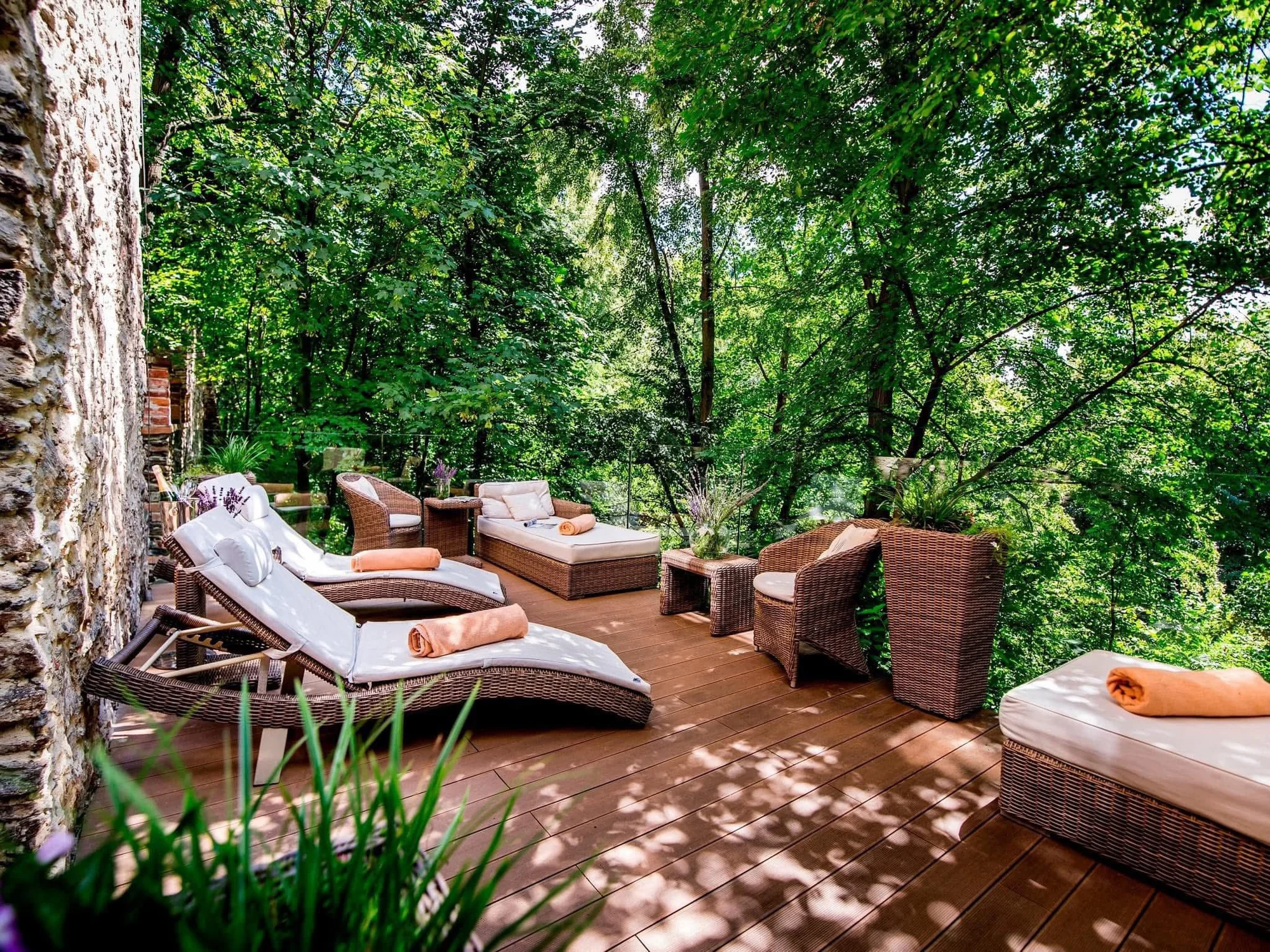 Luxusní adults only zámek s neomezeným vstupem do Spa by L'Occitane a snídaní či polopenzí