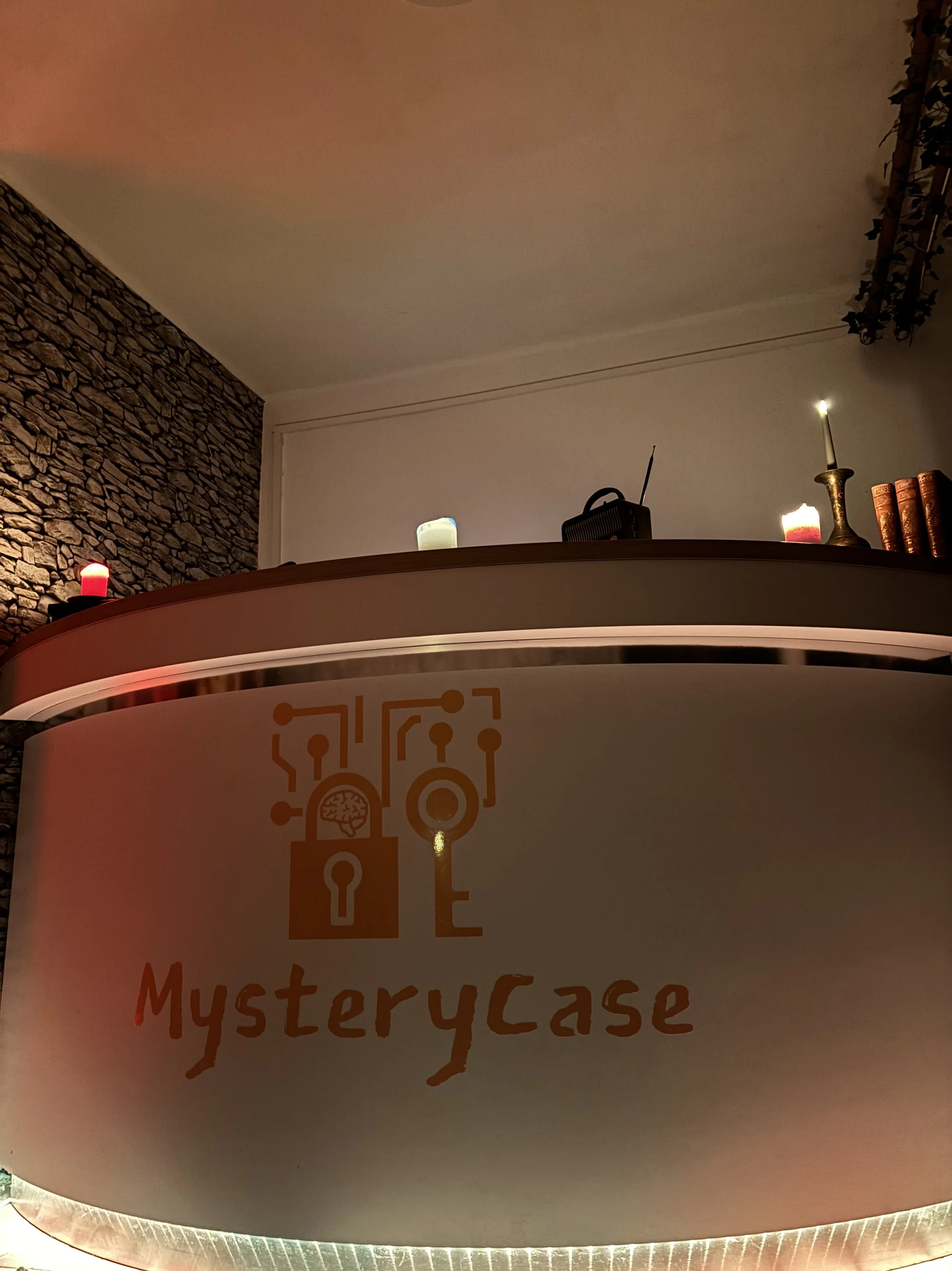 Únikovka plná napětí pro 2-6 hráčů: Záhada zmizelého profesora Gustava Peregrina