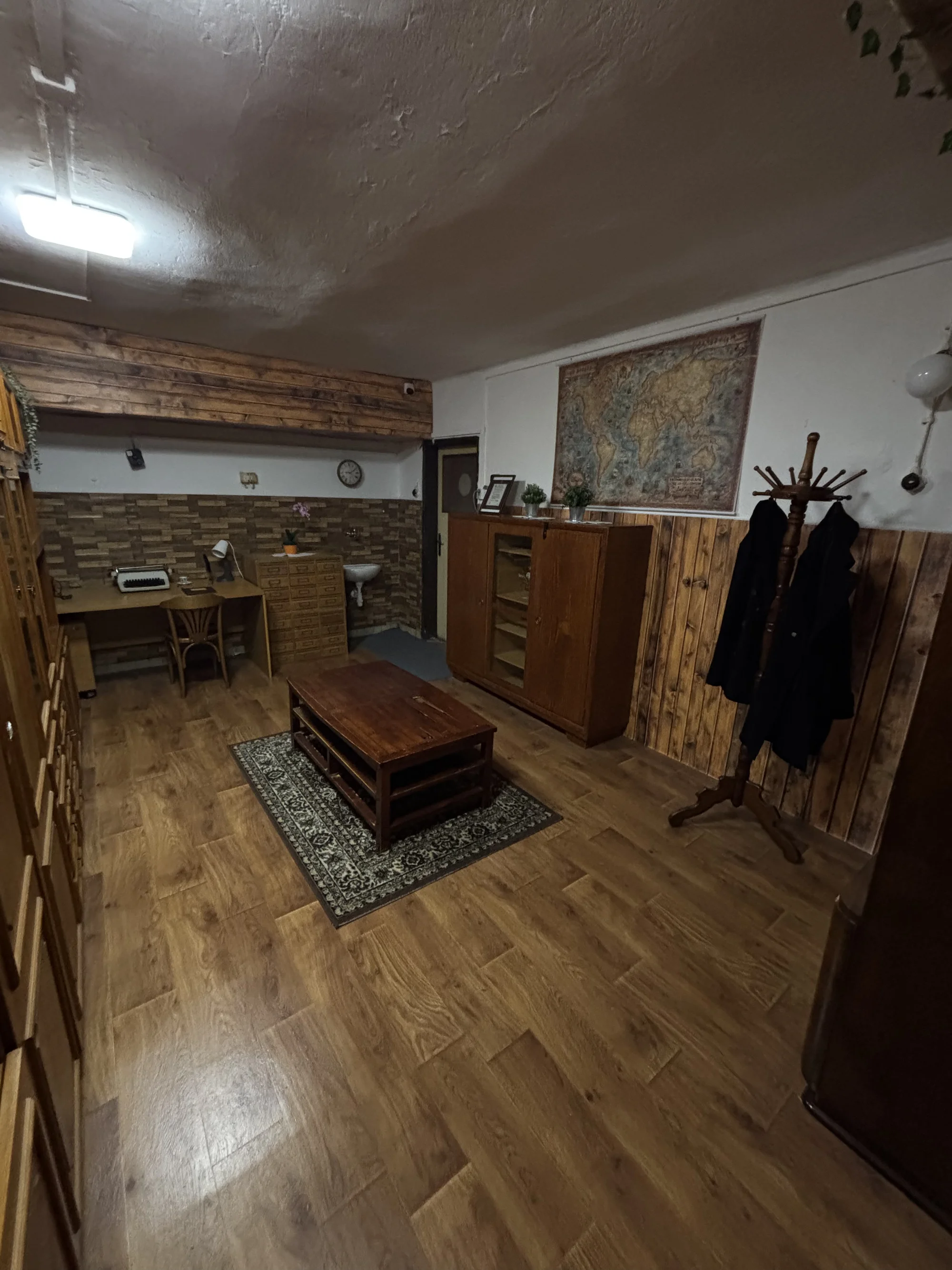 Únikovka plná napětí pro 2-6 hráčů: Záhada zmizelého profesora Gustava Peregrina