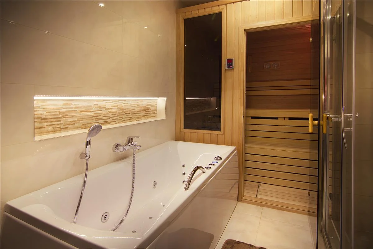 Luxusní rodinné apartmány v centru Košic: strava i privátní sauna či vířivá vana