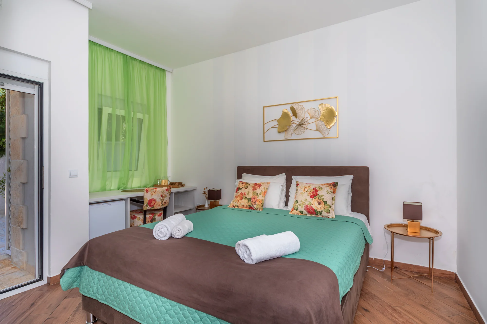 Přímořská pohoda v Černé Hoře: apartmány kousek od pláže i venkovní bazén