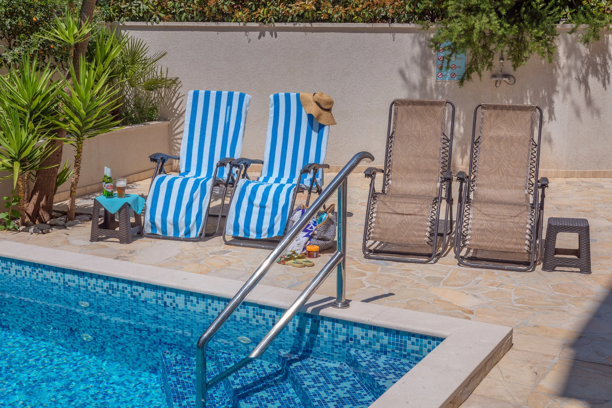 Přímořská pohoda v Černé Hoře: apartmány kousek od pláže i venkovní bazén