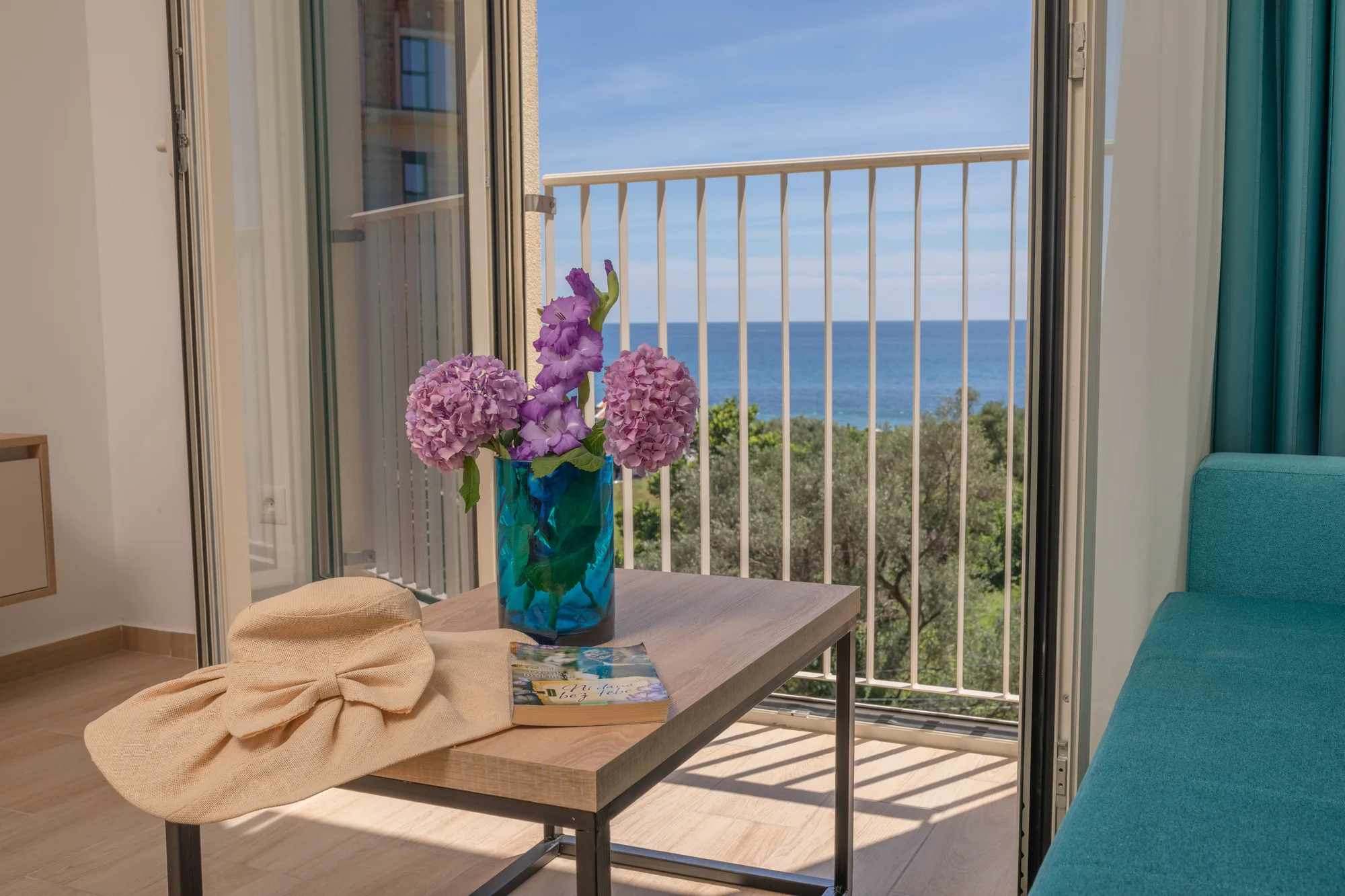 Krásné apartmány v Petrovaci, 200 metrů od pláže a střešní terasa s výhledem