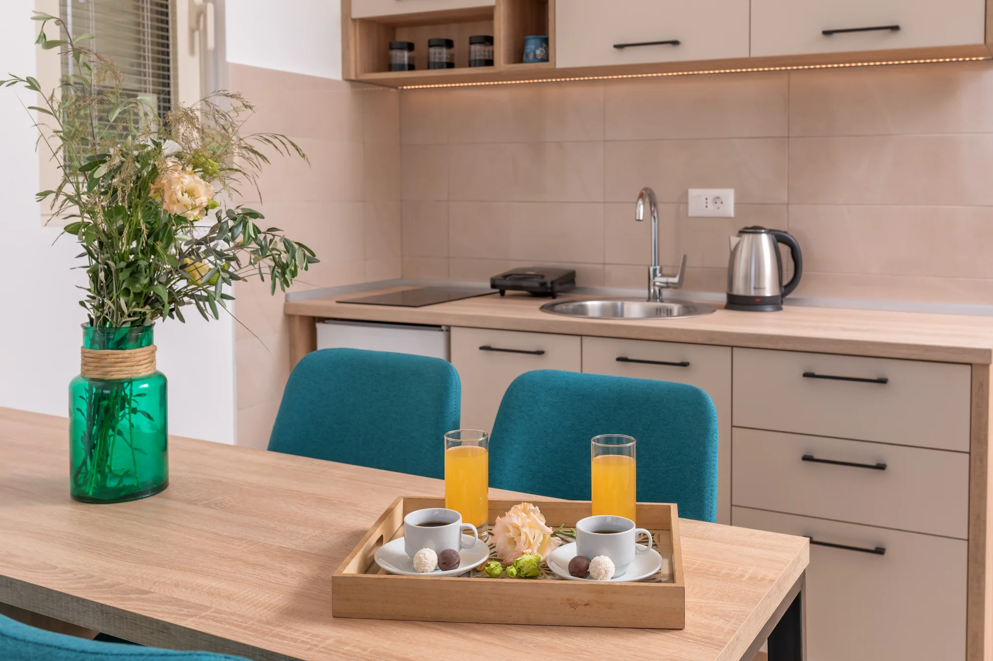 Krásné apartmány v Petrovaci, 200 metrů od pláže a střešní terasa s výhledem