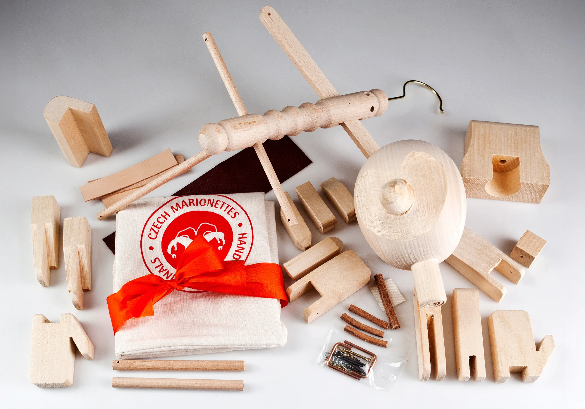 Kurz výroby dřevěné loutky v Nerudovce pro 1 nebo 2 osoby vč. tipů, jak s loutkou hrát