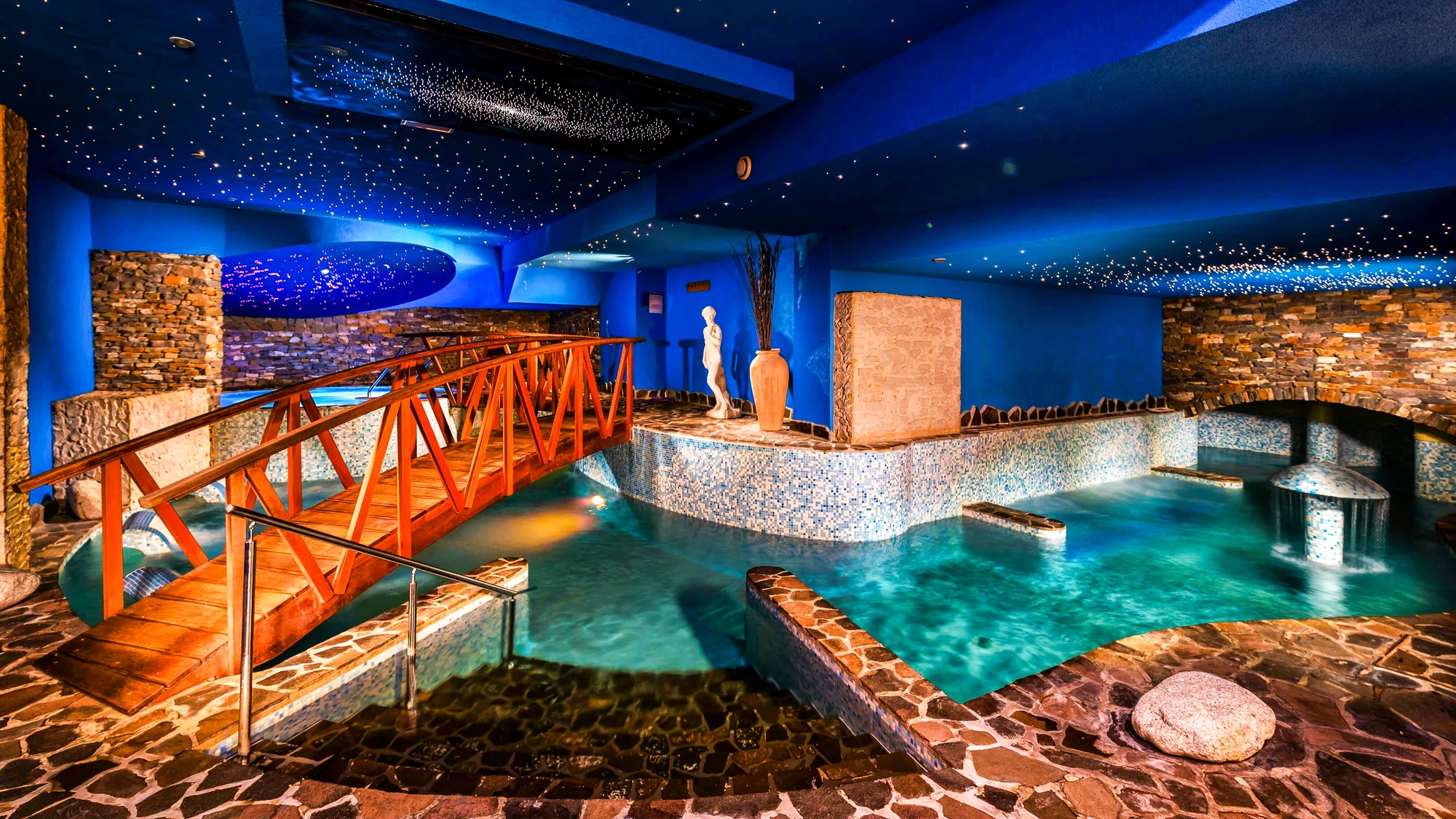 Wellness pobyt v Tatrách: apartmány a chatky s polopenzí, vstup do největšího wellness na Slovensku