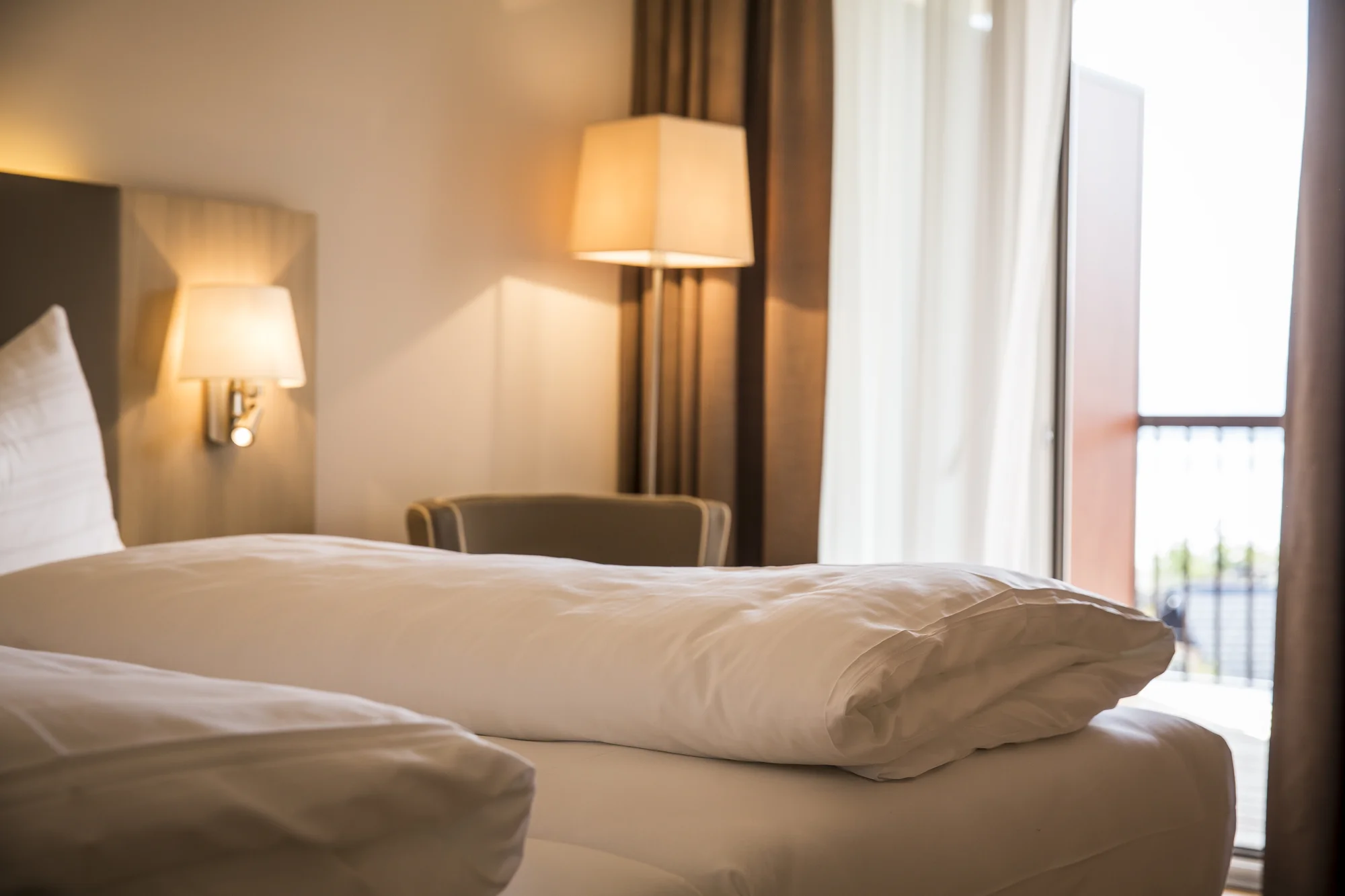 Moderní apartmány na břehu Wörthersee: soukromá pláž a karta výhod