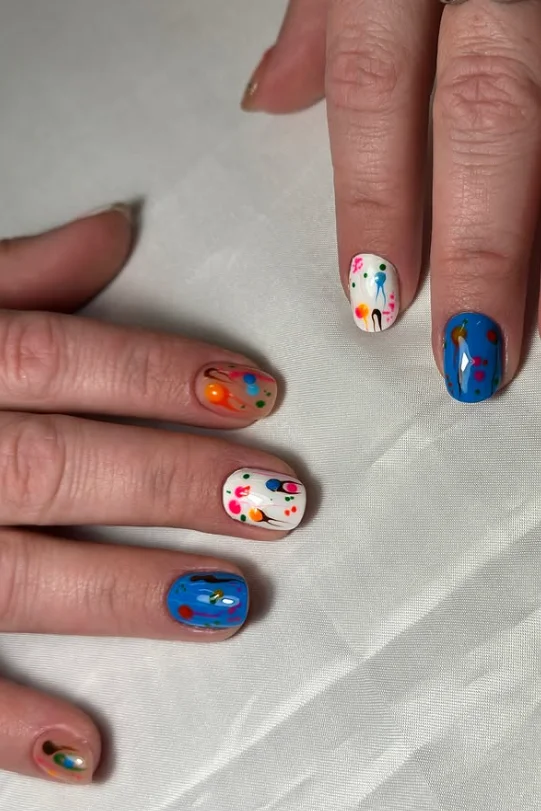 Hýčkání pro ruce i nohy: Manikúra, pedikúra či modeláž nehtů