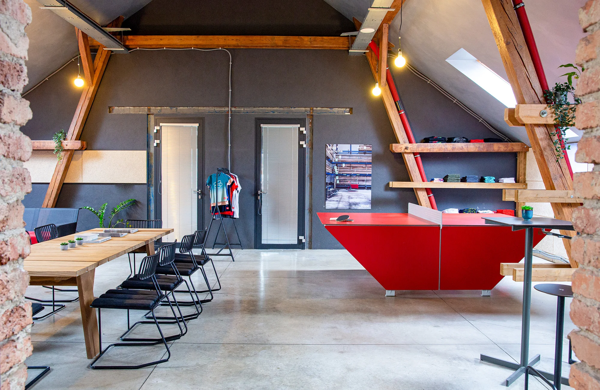 Bílovice: netradiční ubytování v mezonetovém apartmánu na Poli designu