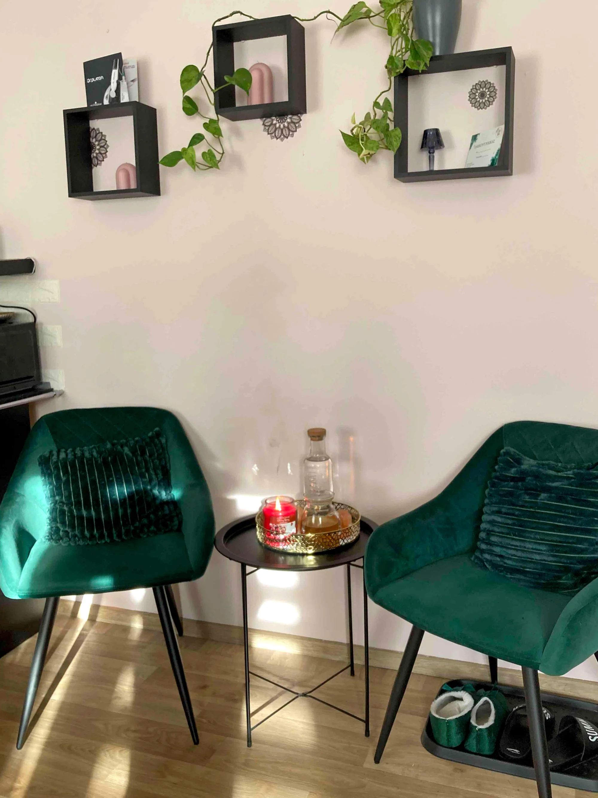 Masáže v délce 40–90 min.: celotělová, lávové kameny i àjurvédská