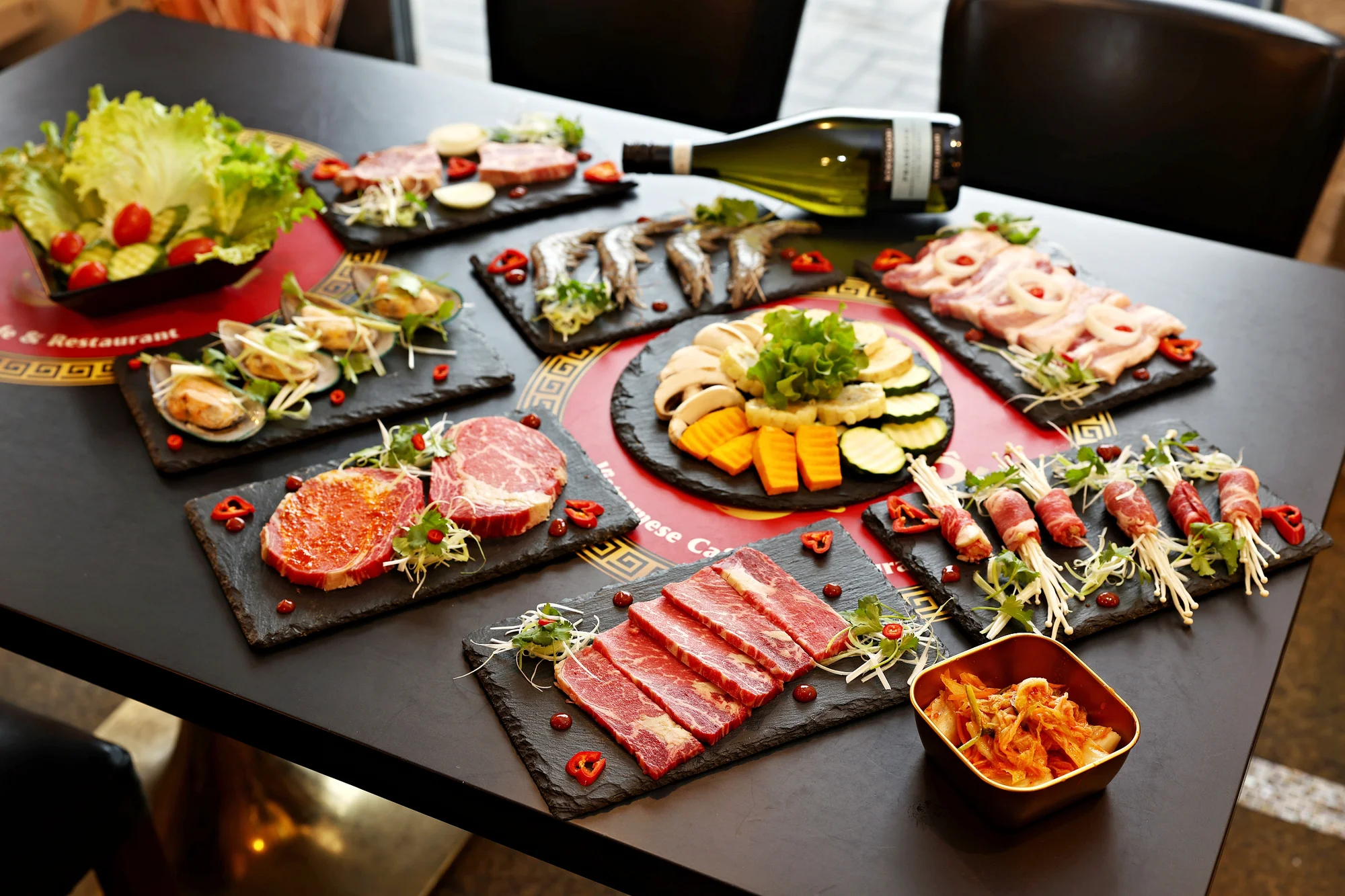 Chuť Hanoje v Praze: Tradiční vietnamský Hot Pot plný masa, mořských plodů a exotiky