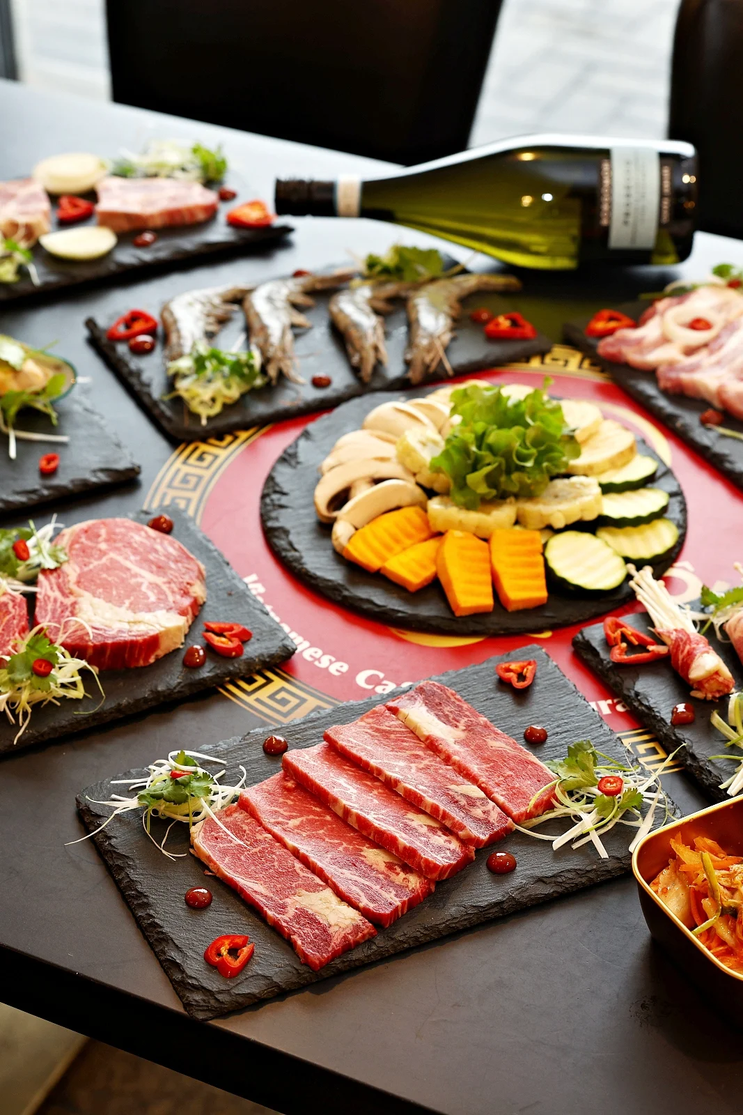 Chuť Hanoje v Praze: Tradiční vietnamský Hot Pot plný masa, mořských plodů a exotiky