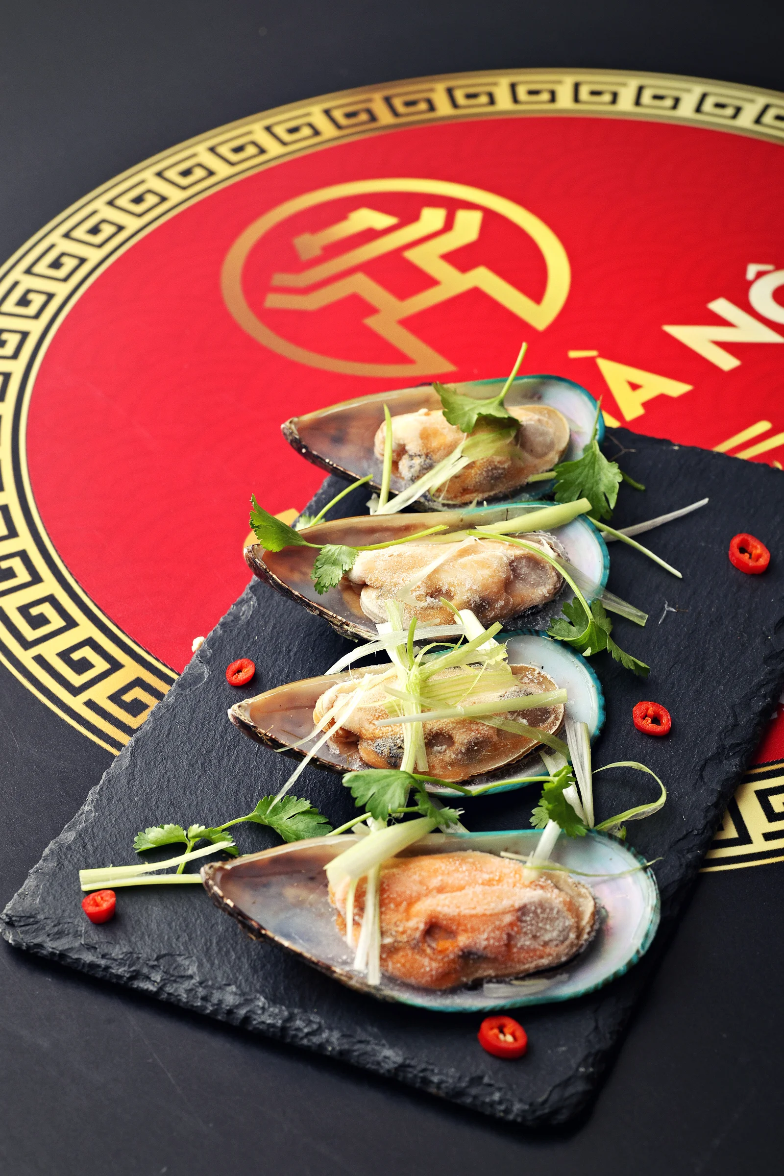 Chuť Hanoje v Praze: Tradiční vietnamský Hot Pot plný masa, mořských plodů a exotiky