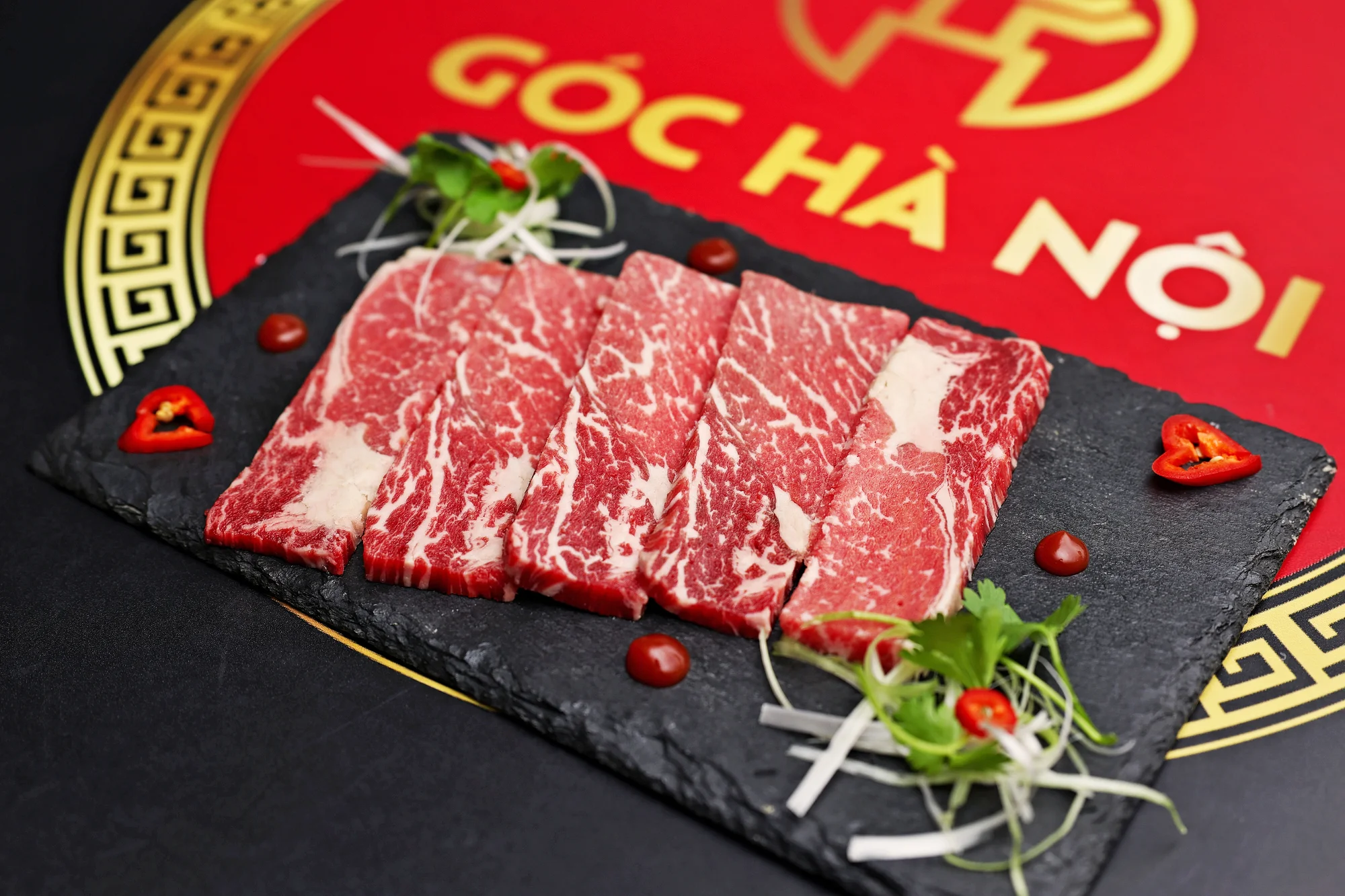 Chuť Hanoje v Praze: Tradiční vietnamský Hot Pot plný masa, mořských plodů a exotiky