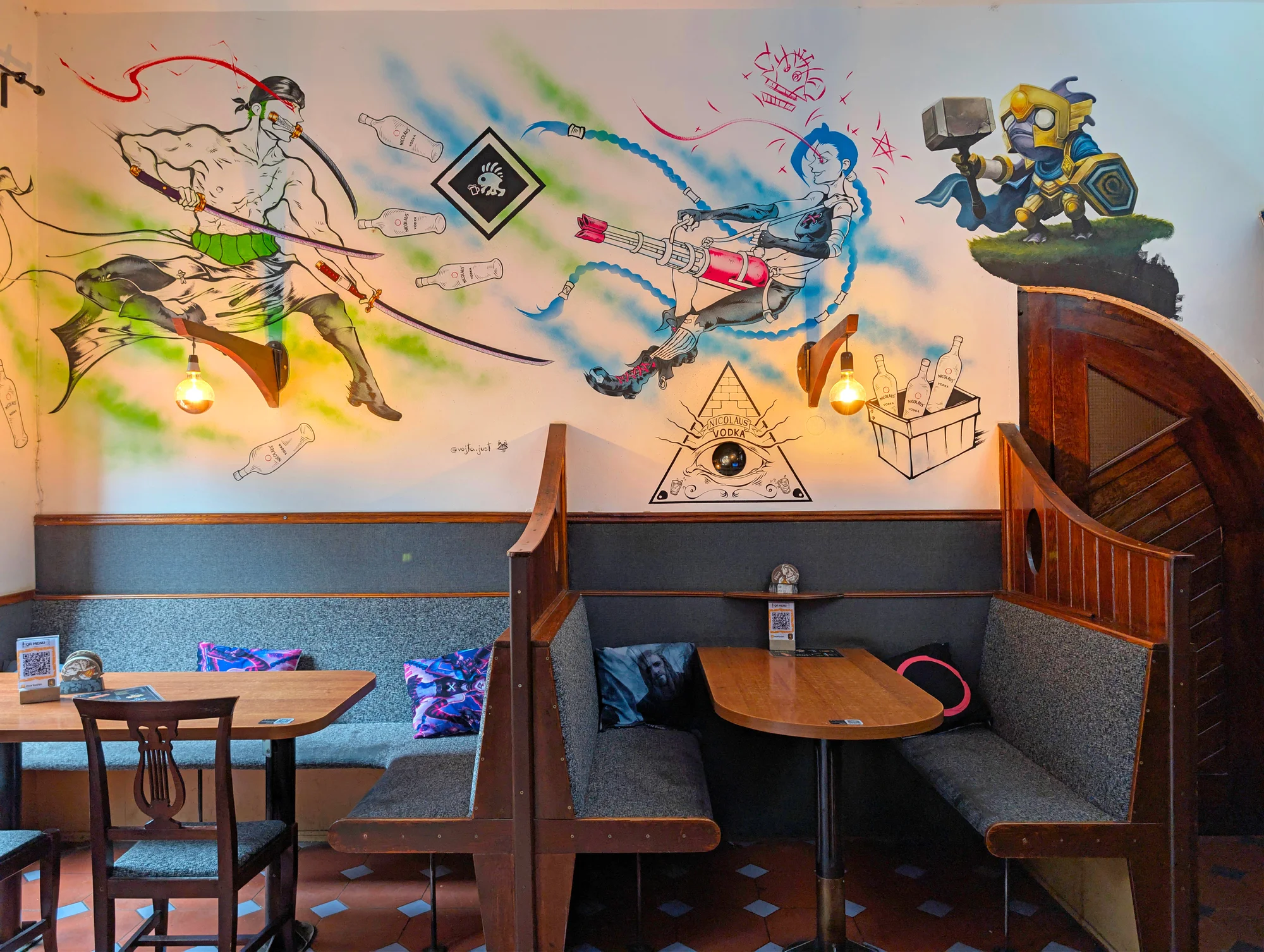 Herní doupě v Hradci: počítačové hry, popcorn a nápoje dle výběru až pro 5 osob