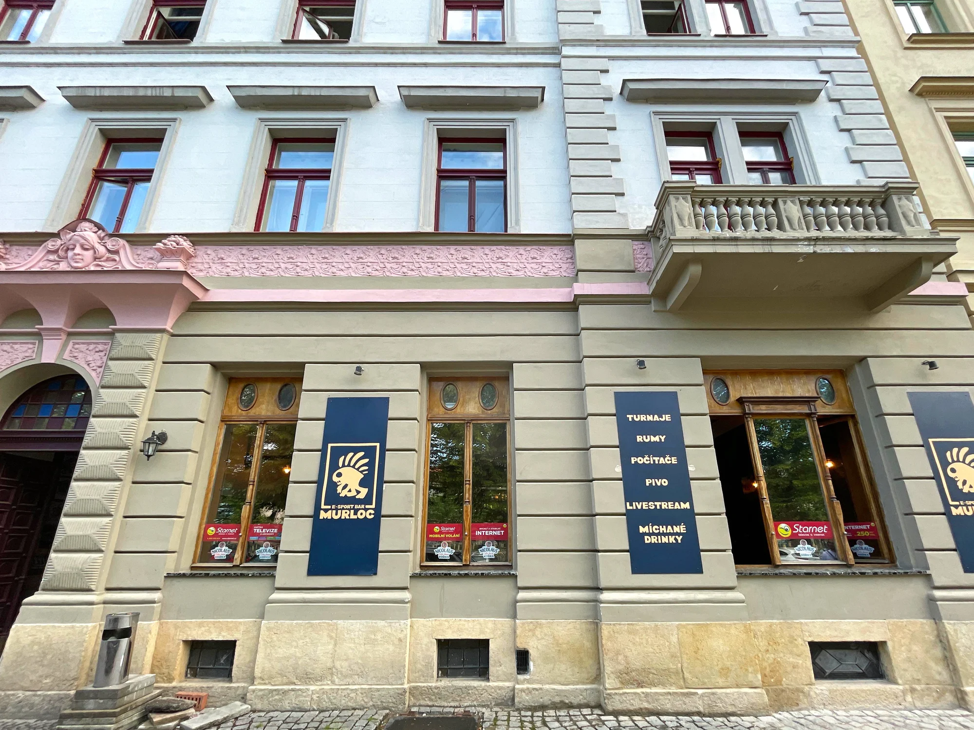 Herní doupě v Hradci: počítačové hry, popcorn a nápoje dle výběru až pro 5 osob