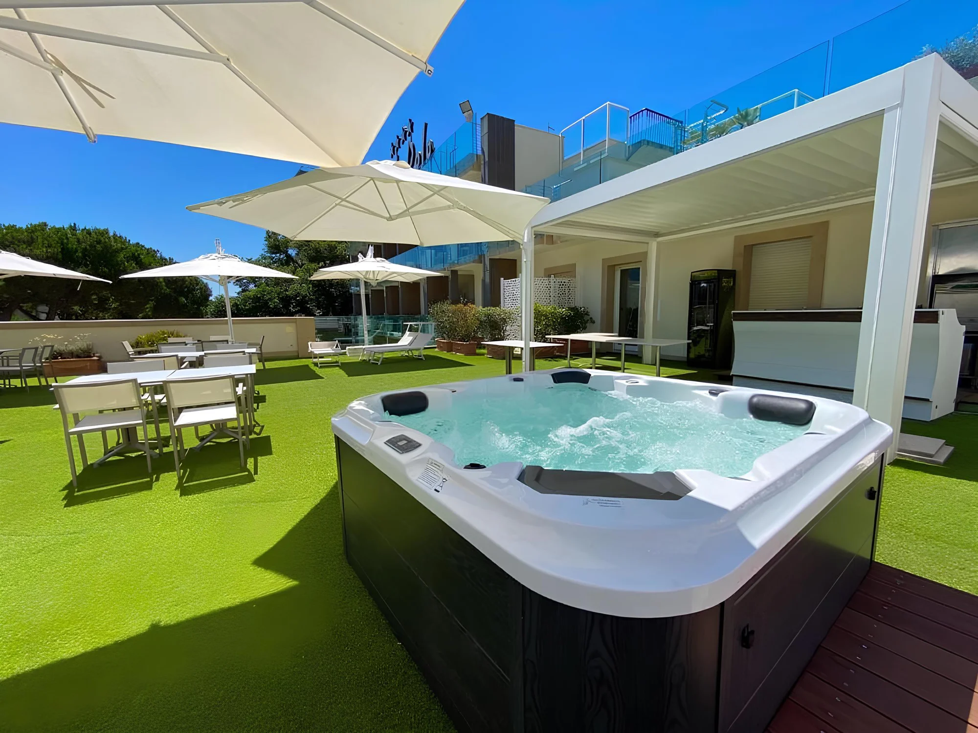 Na dovolenou do Rimini: 4* hotel se snídaní, cca 100 m od pláže