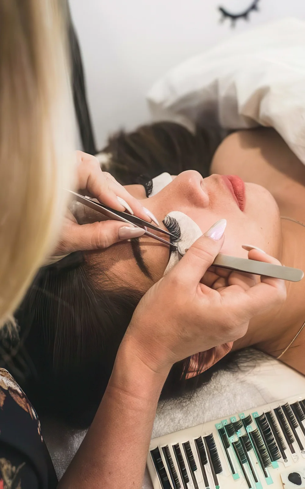 Prodloužení řas metodou řasa na řasu či 4D-5D nebo jejich doplnění