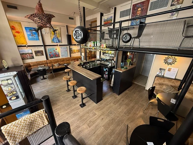 Snídaně v centru Plzně: toasty nebo BLT sendvič, anglická snídaně i lívance, k tomu káva a džus