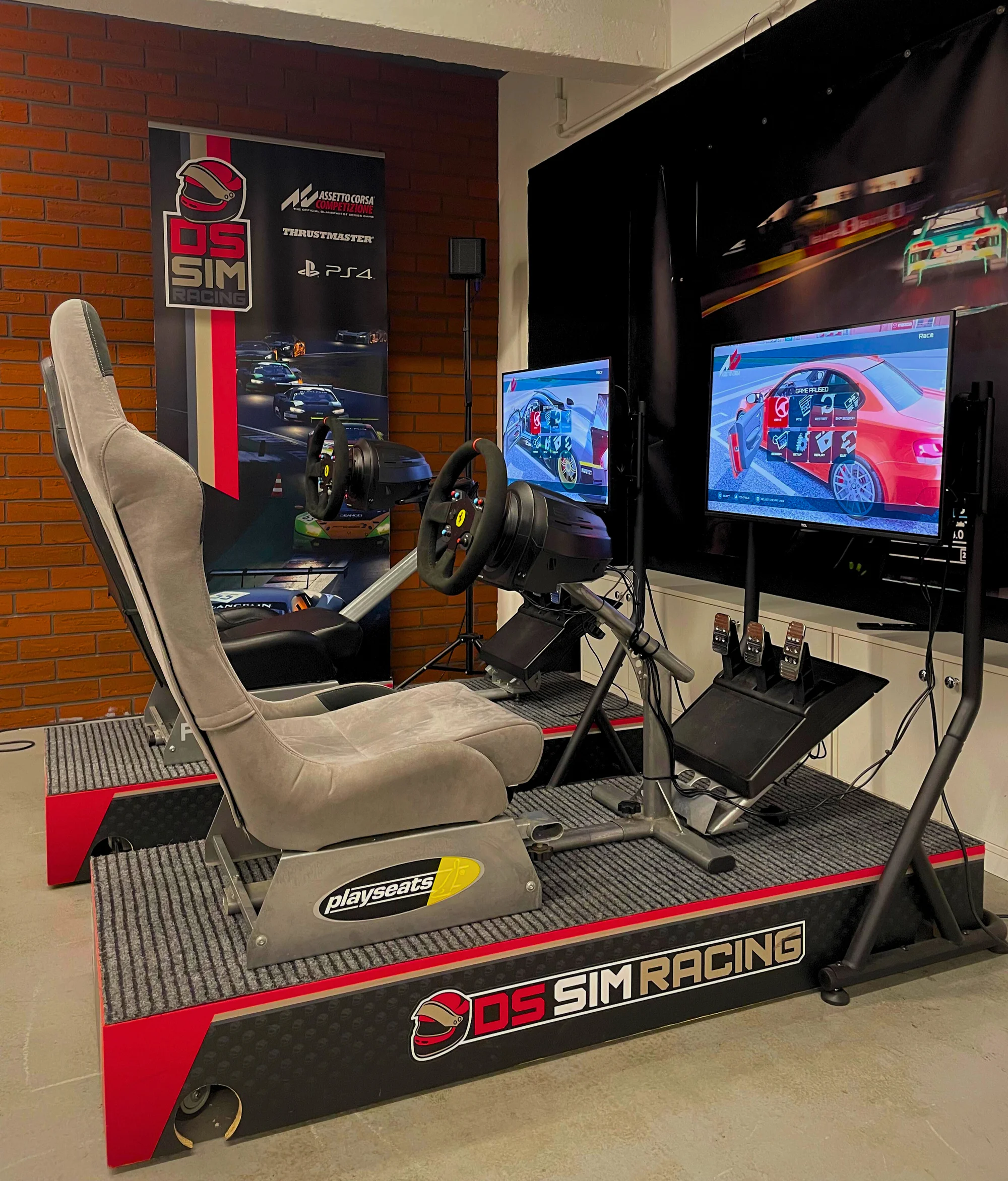 Šlápněte na to: závodní simulátor na 30 či 60 min. pro 2 osoby