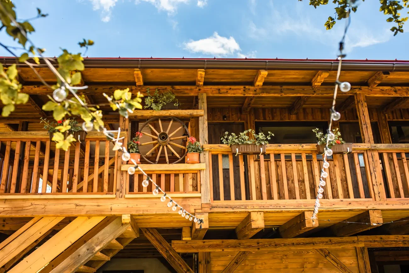 Romantika v Jizerkách: krásné ubytování ve stodole s možností snídaní, výhledy do krajiny