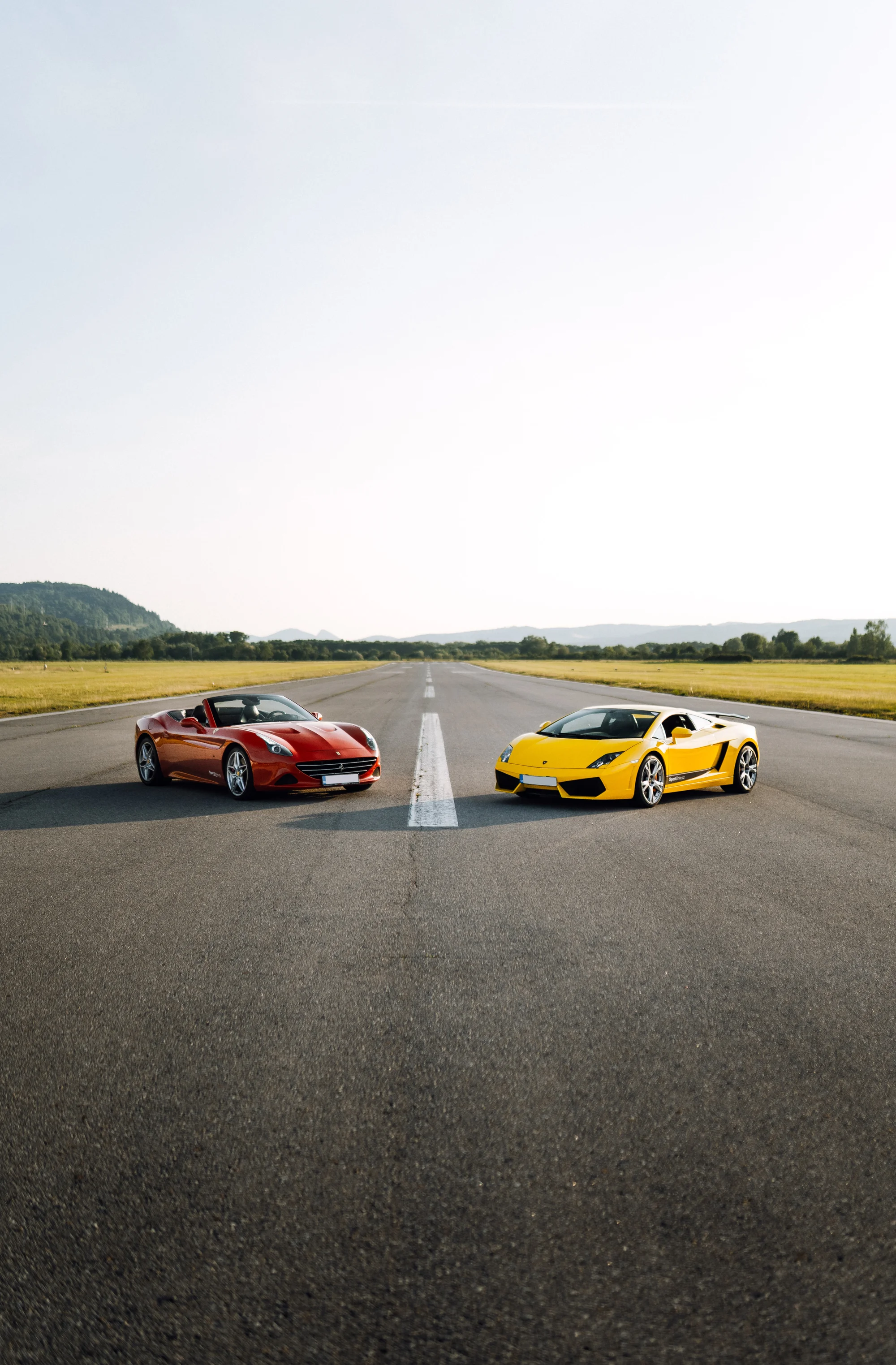 Jízdy v supersportech na závodním okruhu: 1 až 4 kola a na výběr 4 auta