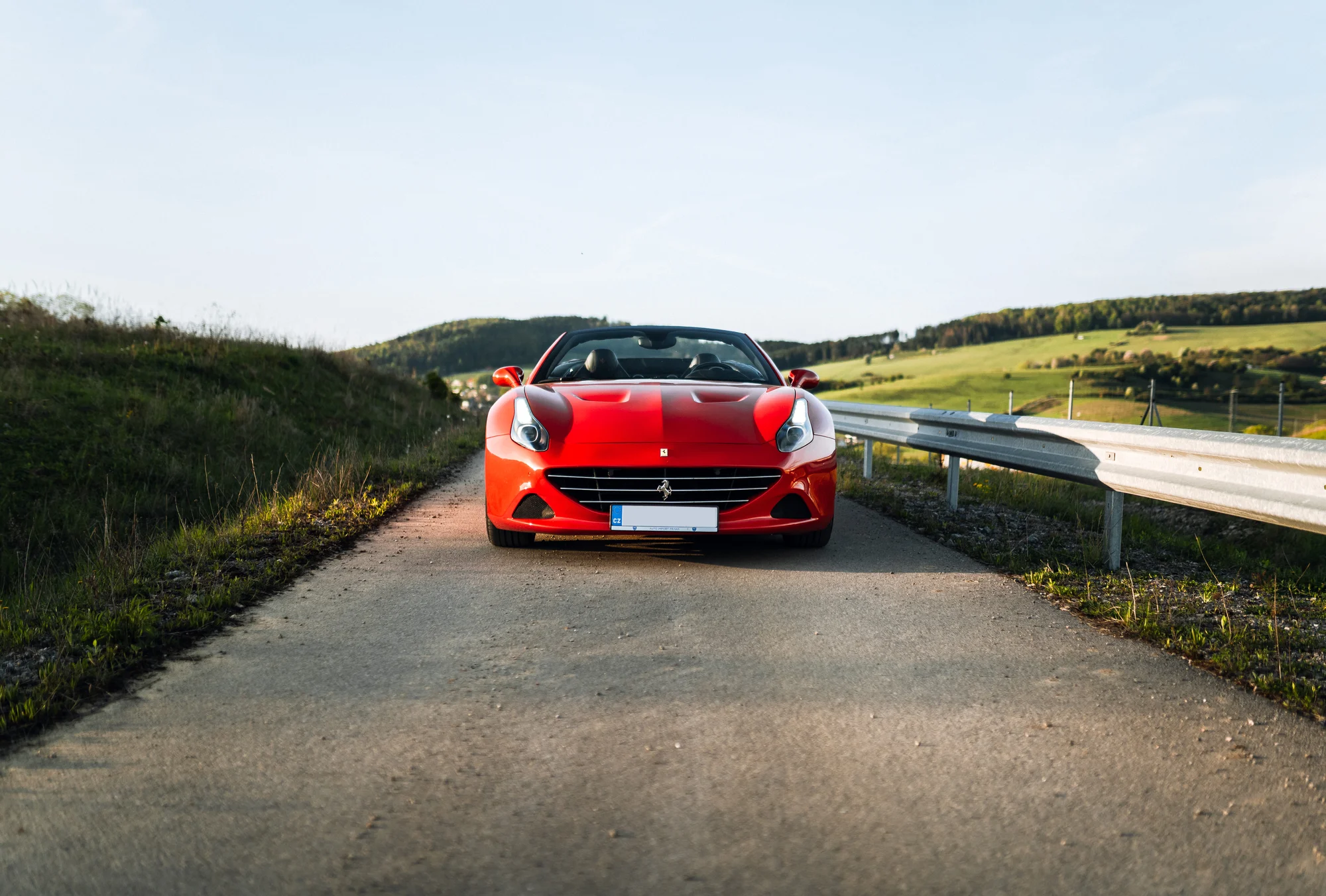 Vstříc adrenalinu: jízda v supersportu –⁠⁠⁠⁠⁠⁠ Ferrari, Lamborgini i Mustang, 20–⁠⁠⁠⁠⁠⁠40 minut