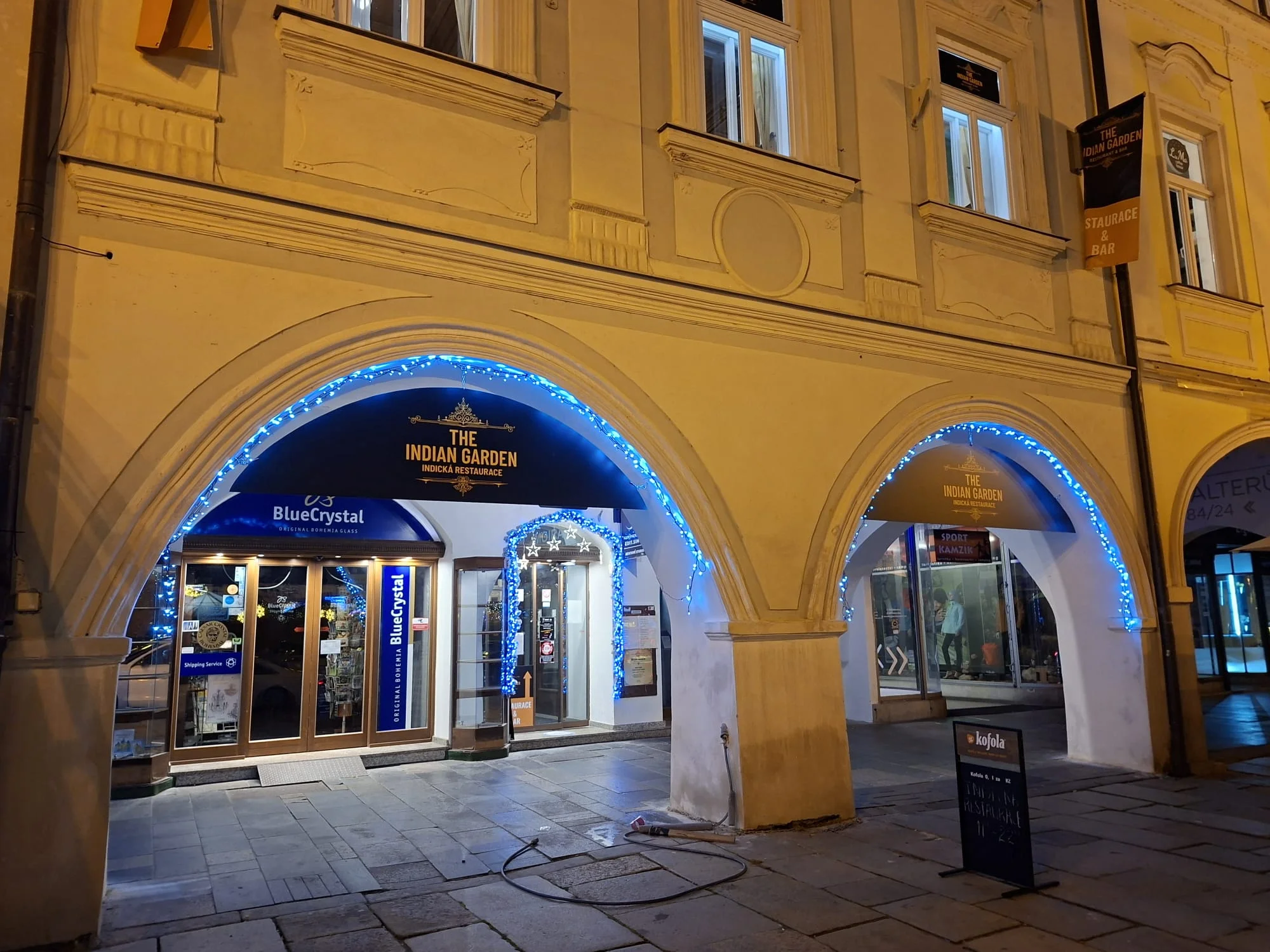 Autentické chutě Indie: Dárkové vouchery do nové indické restaurace a baru v srdci Budějovic