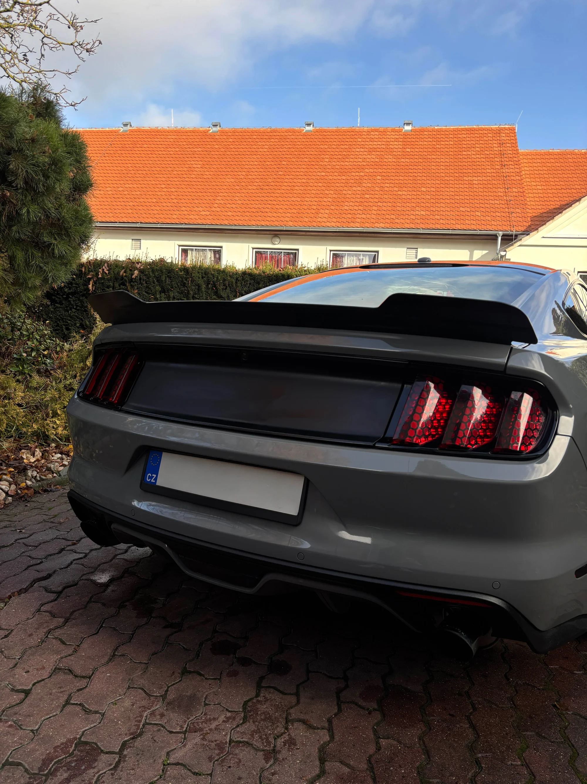 Detailní čištění auta: interiér vč. tepování, exteriér, ozon i kompletní balíček