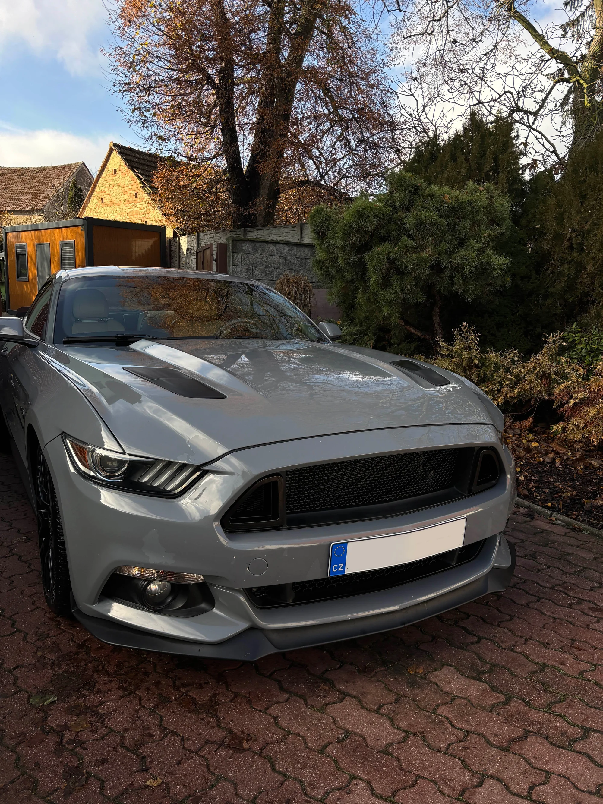 Detailní čištění auta: interiér vč. tepování, exteriér, ozon i kompletní balíček